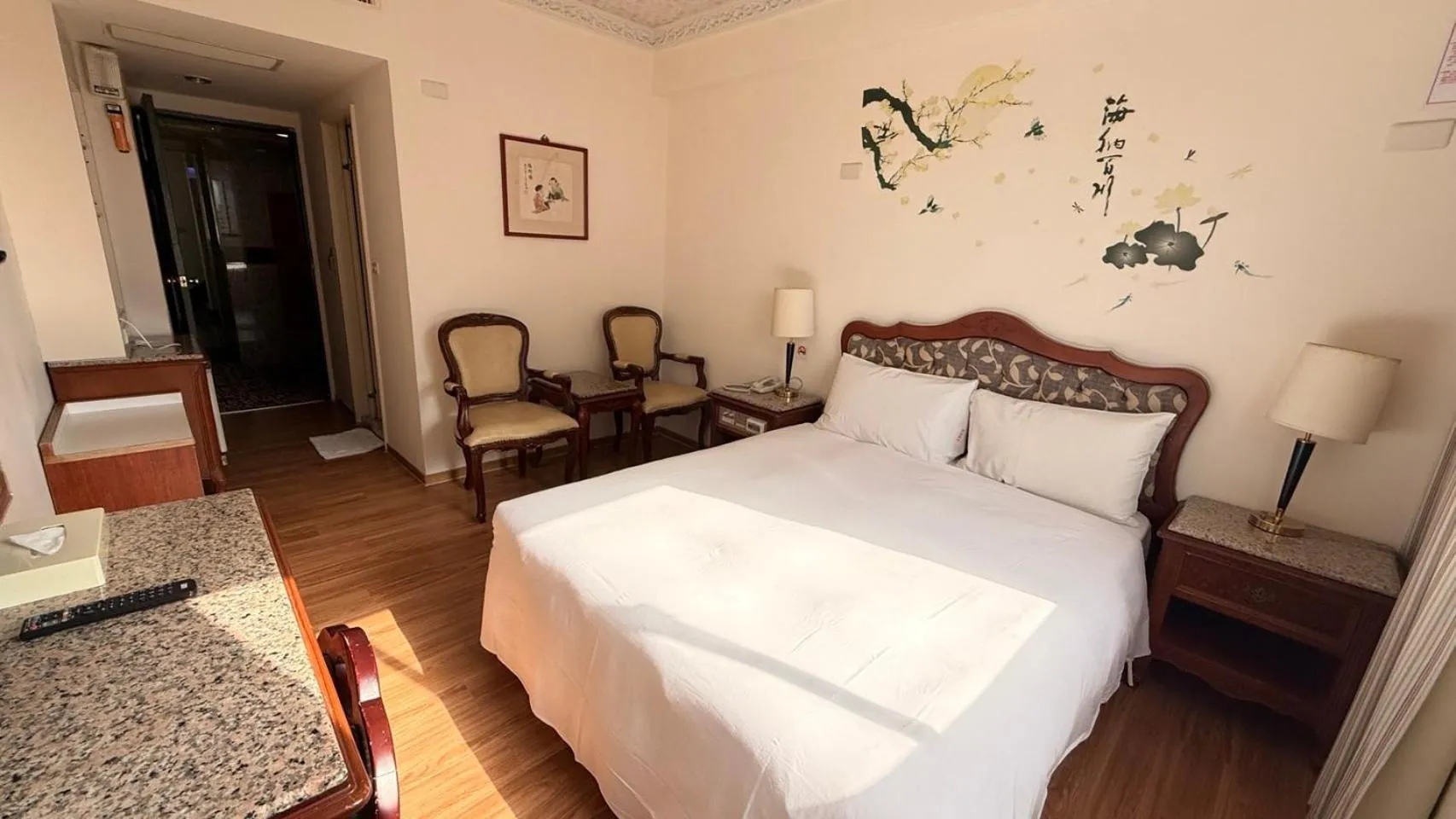 Bed in Hua Tong Hotel