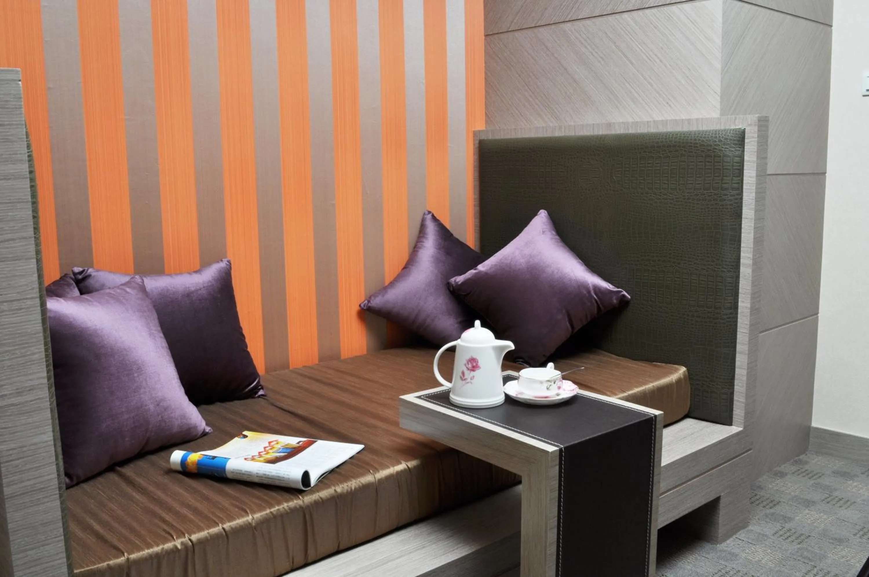 Bed, Seating Area in Byeyer Hotel