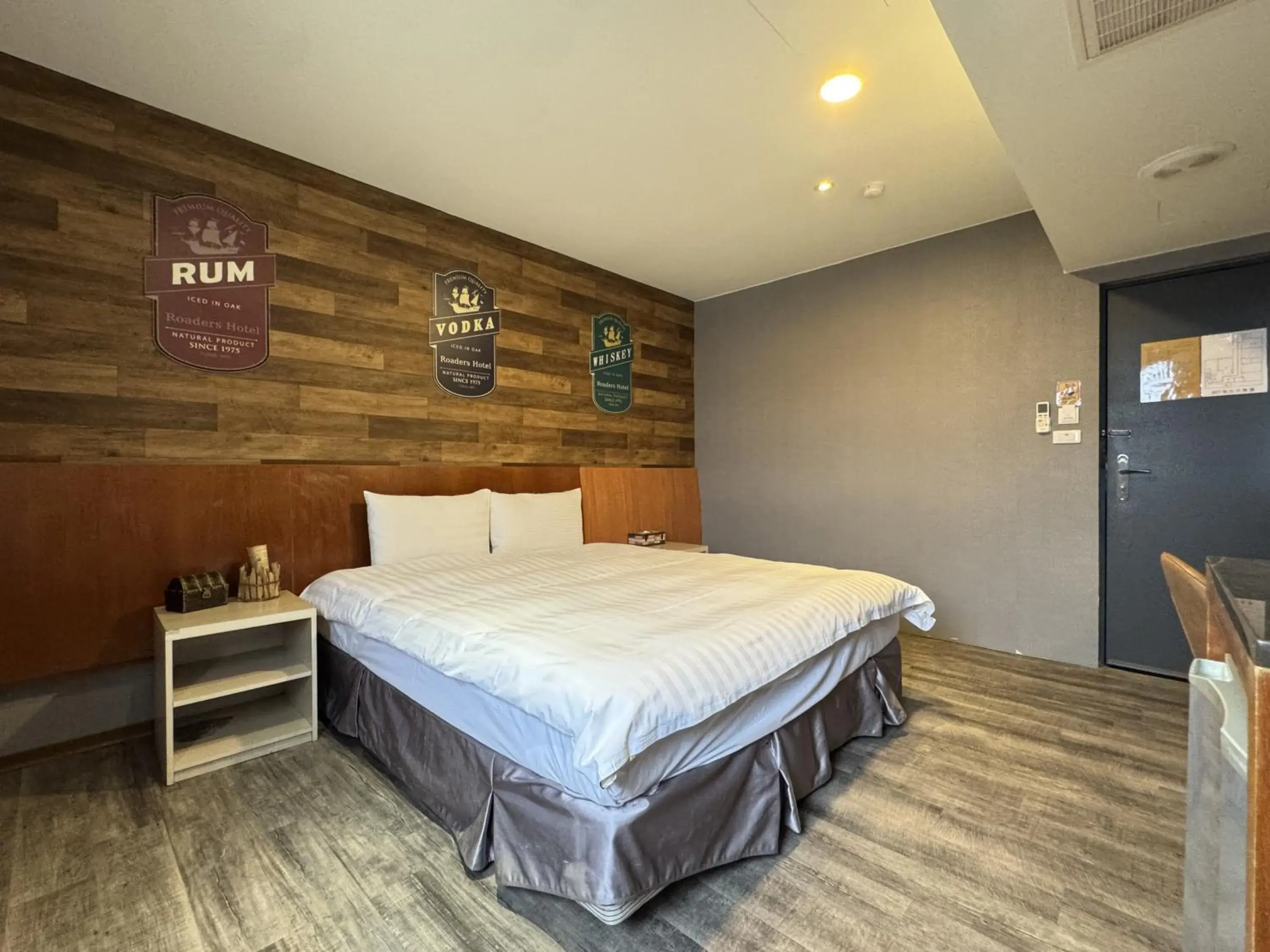 Photo of the whole room, Bed in Roaders Hotel Hualien Dongda Photo of the whole room, Bed in Roaders Hotel Hualien Dongda