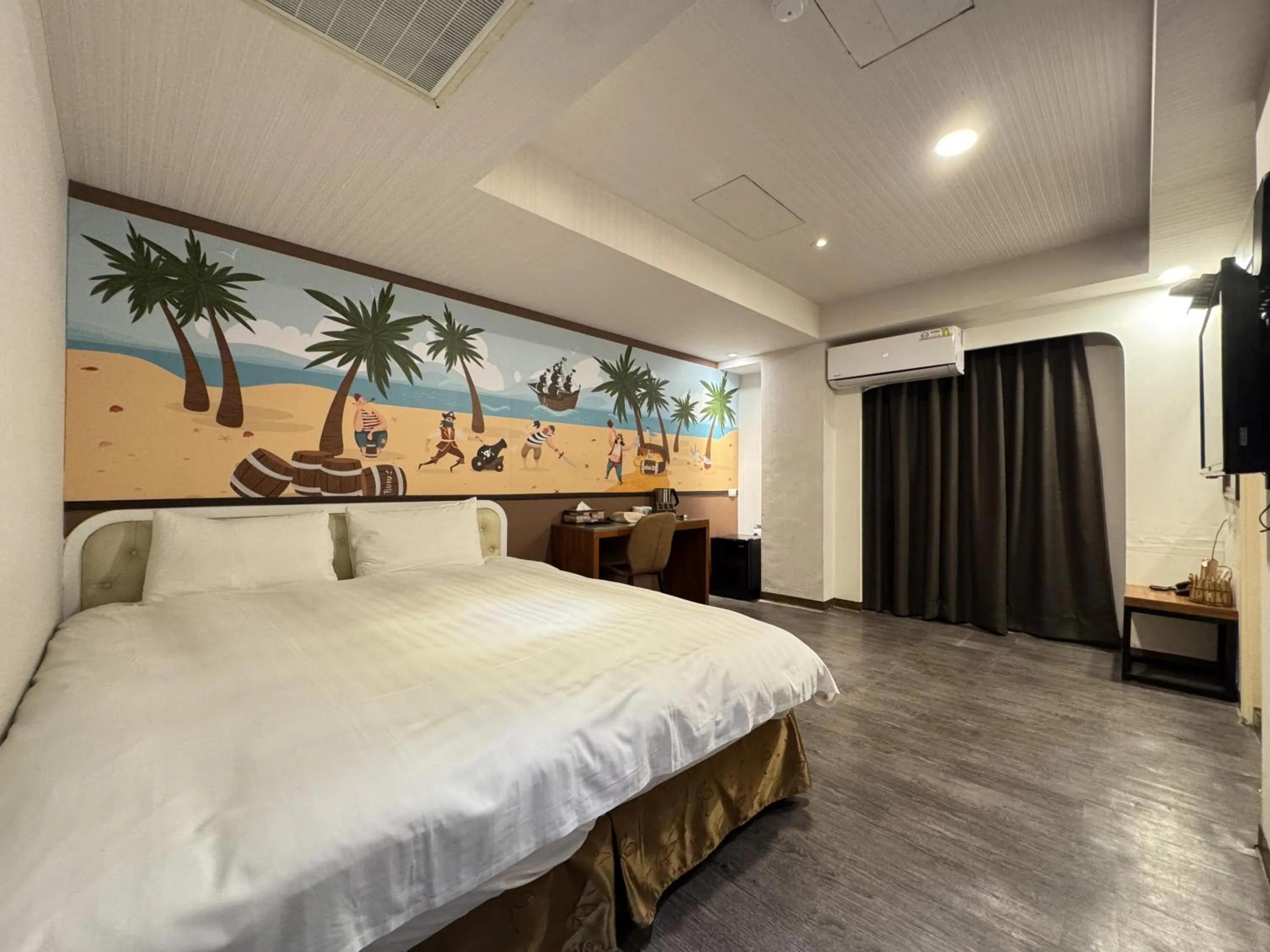 Photo of the whole room, Bed in Roaders Hotel Hualien Dongda