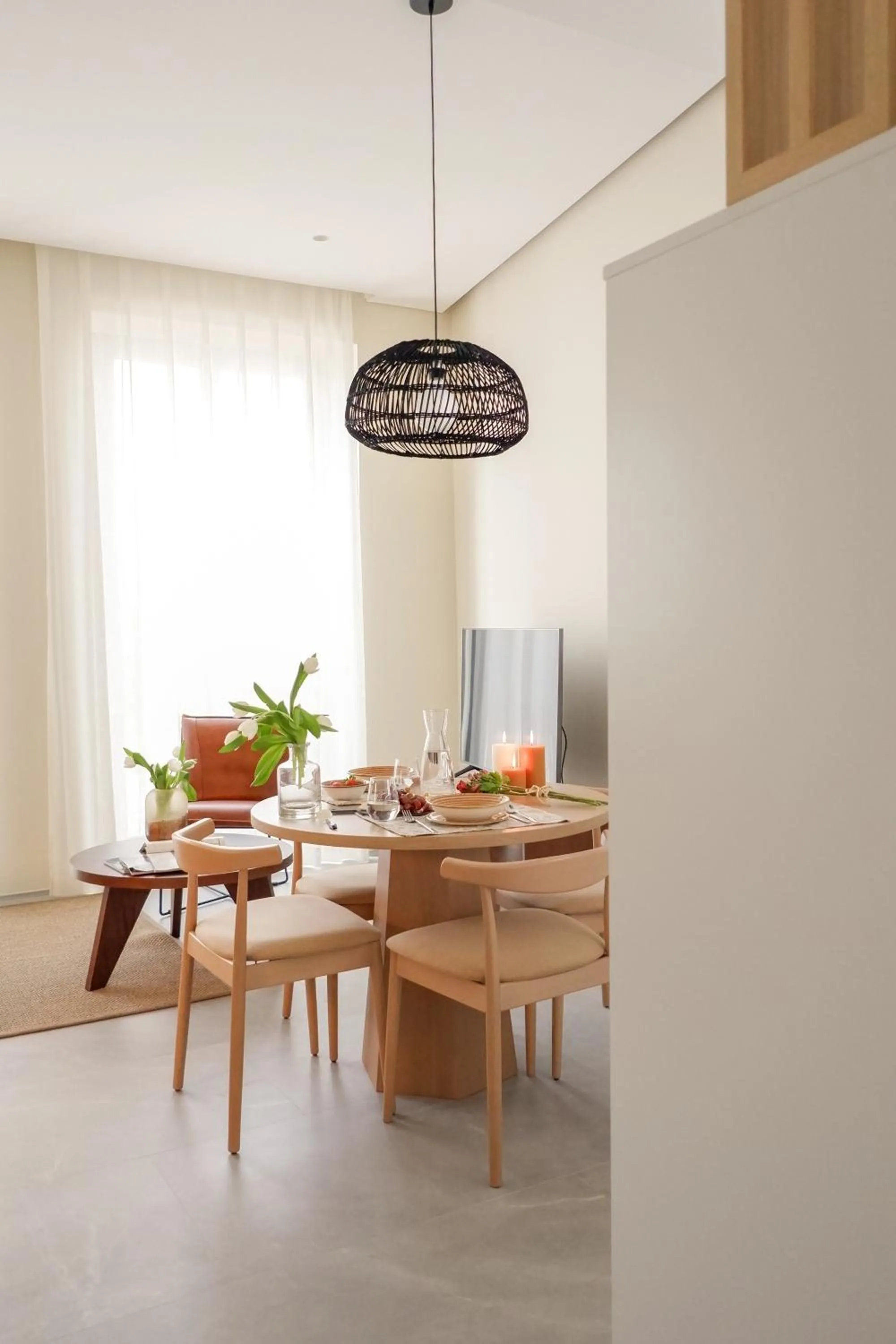 Dining area in U-Sense Sevilla Catedral