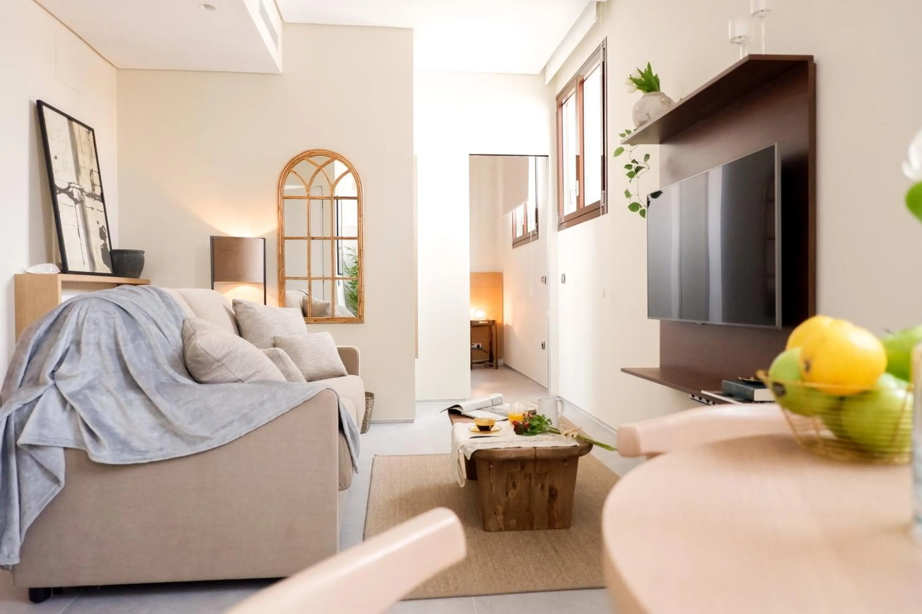 TV and multimedia in U-Sense Sevilla Catedral