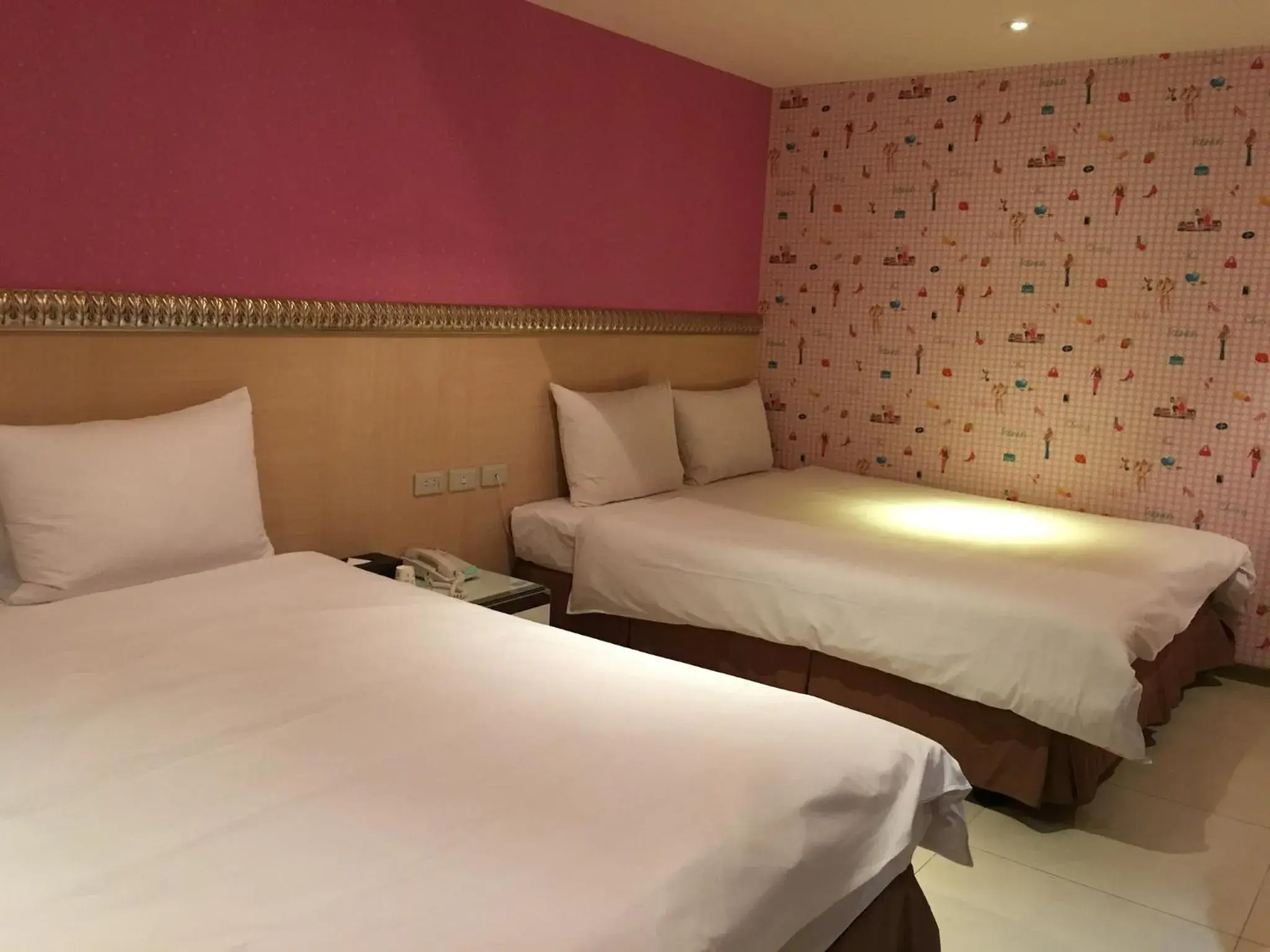 Bed in Daylight Hotel Bed in Daylight Hotel