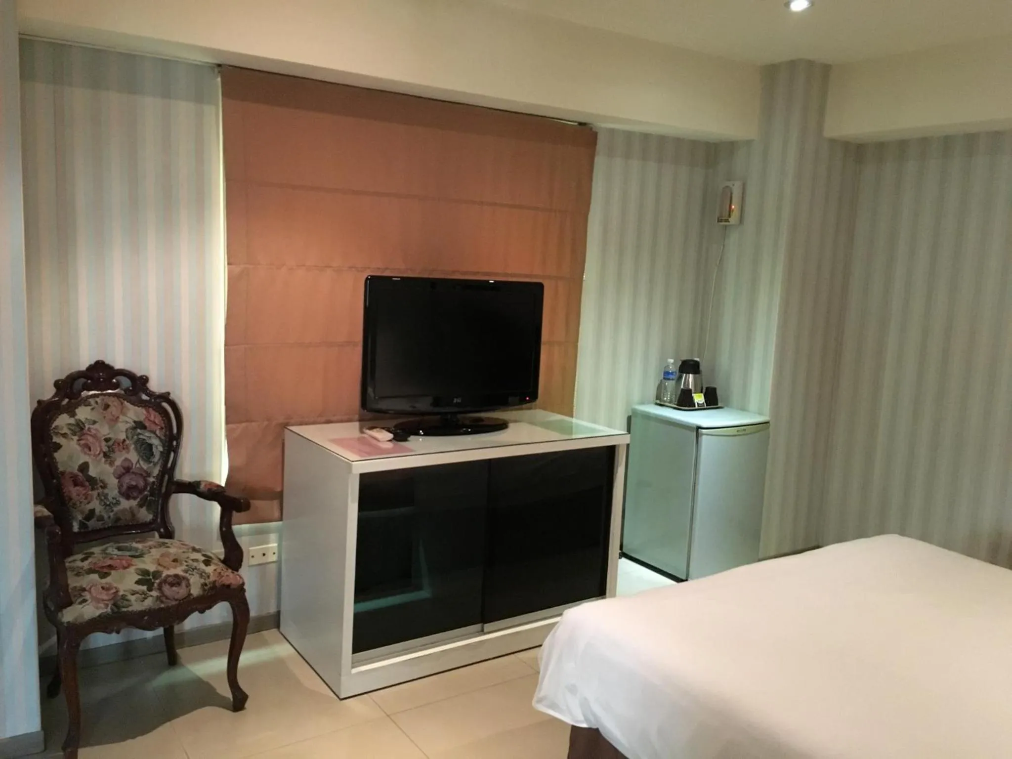 Bedroom, Bed in Daylight Hotel