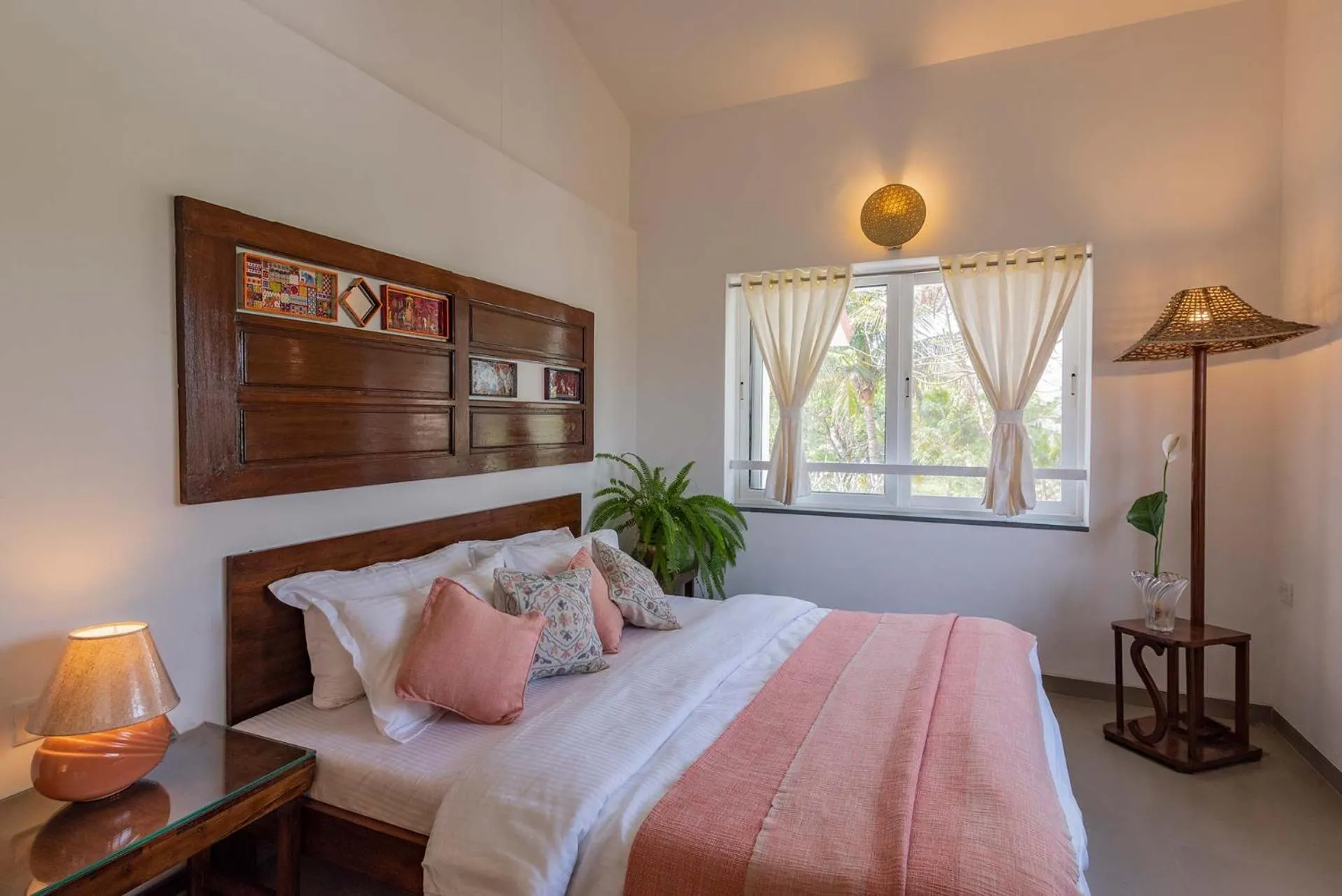 Bedroom, Bed in El Cottage by StayVista - An enchanting escape with Scenic views, Colonial decor & Private plunge pool