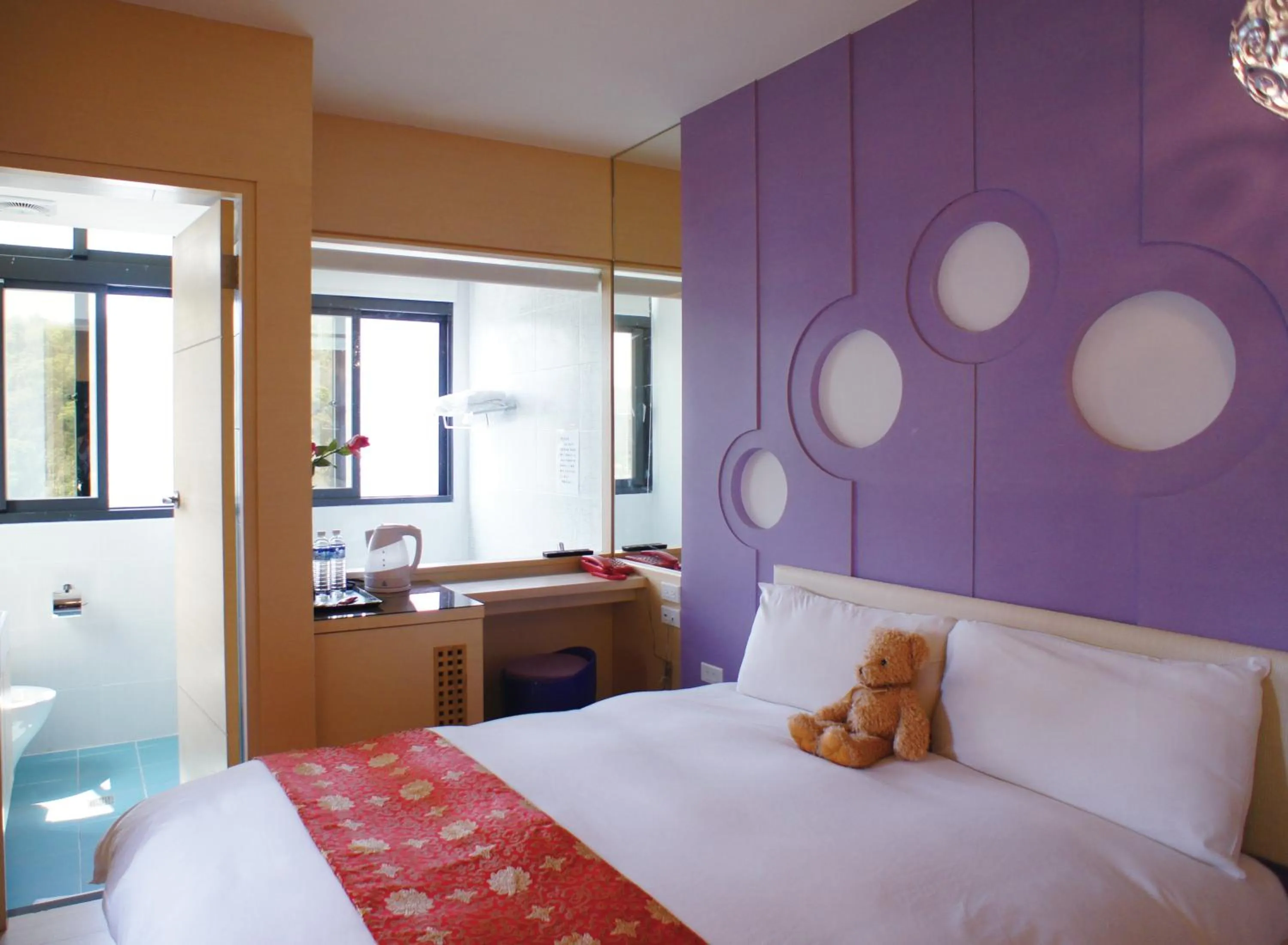 Bedroom, Bed in Tanhui Modern Hotel