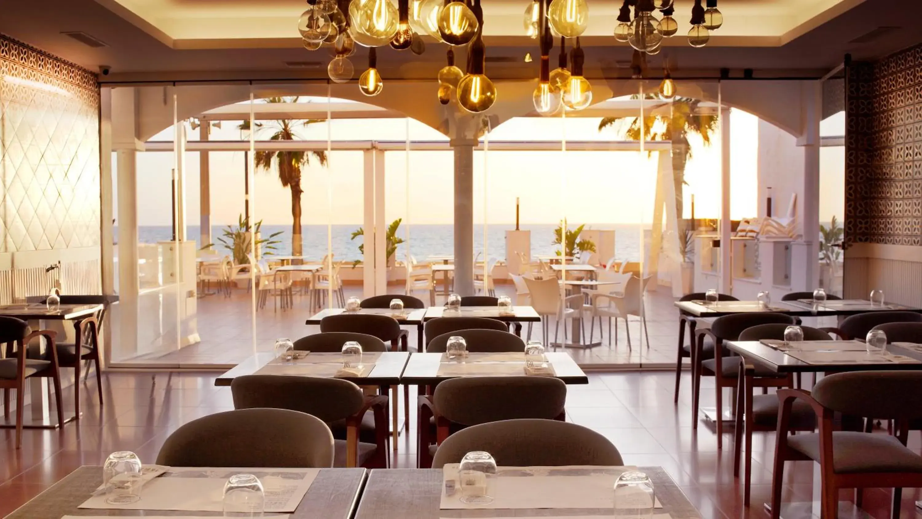 Restaurant/places to eat in Hotel Vértice Chipiona Mar Restaurant/places to eat in Hotel Vértice Chipiona Mar