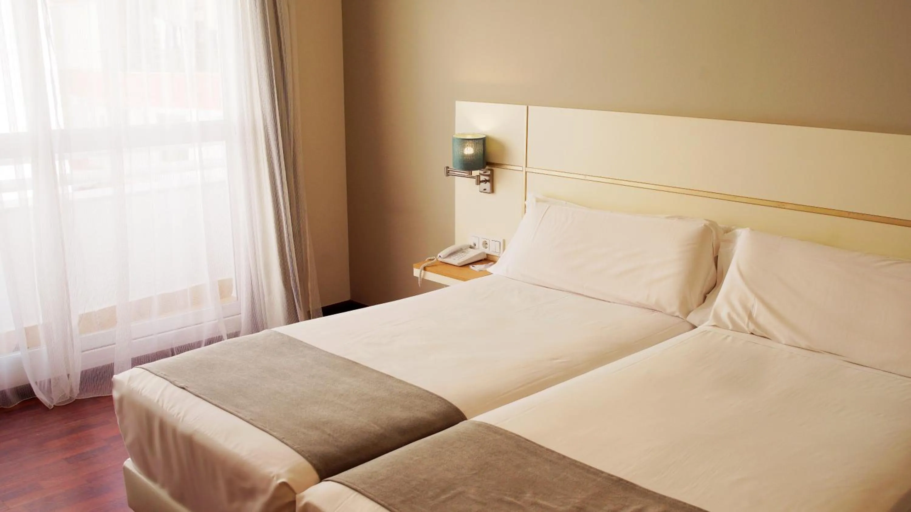 Bed in Hotel Vértice Chipiona Mar