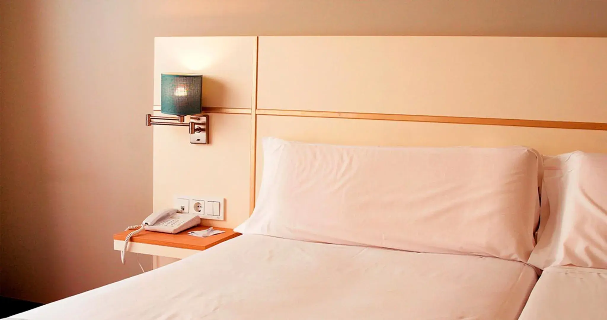 Bed in Hotel Vértice Chipiona Mar Bed in Hotel Vértice Chipiona Mar