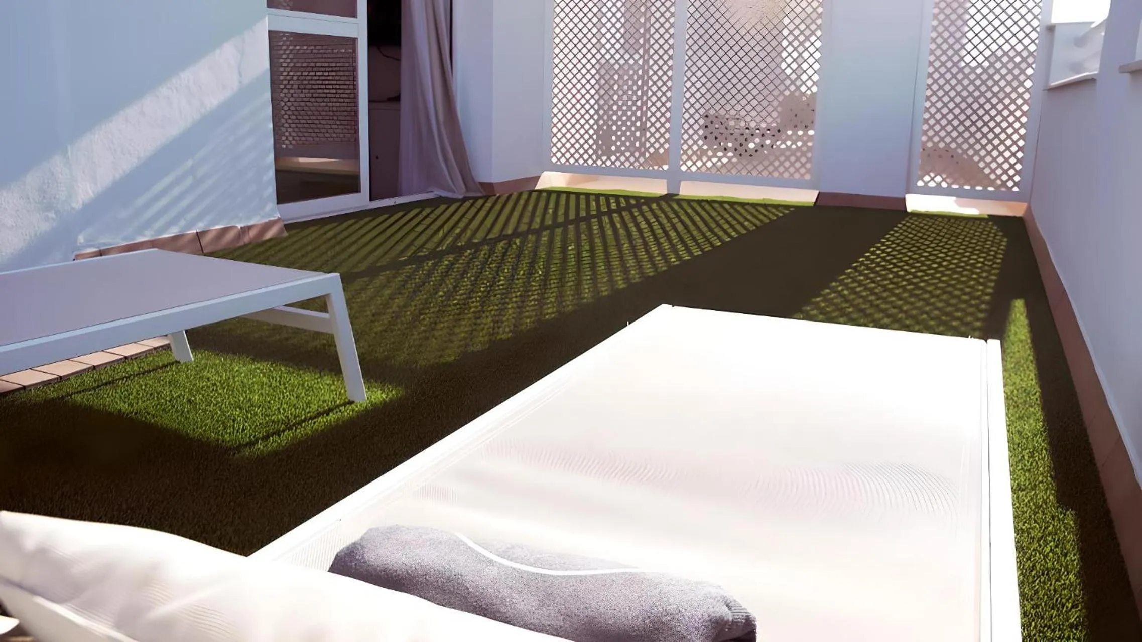 Solarium, Bed in Hotel Vértice Chipiona Mar