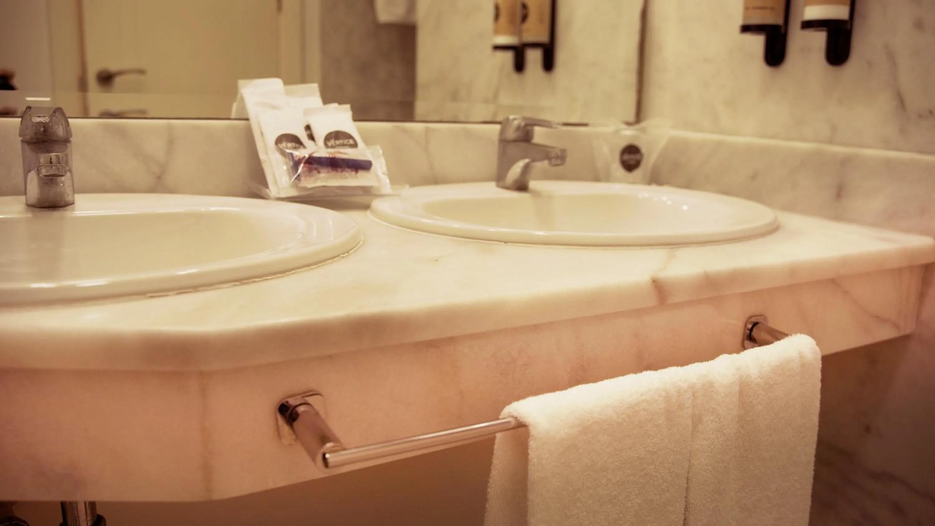 Bathroom in Hotel Vértice Chipiona Mar