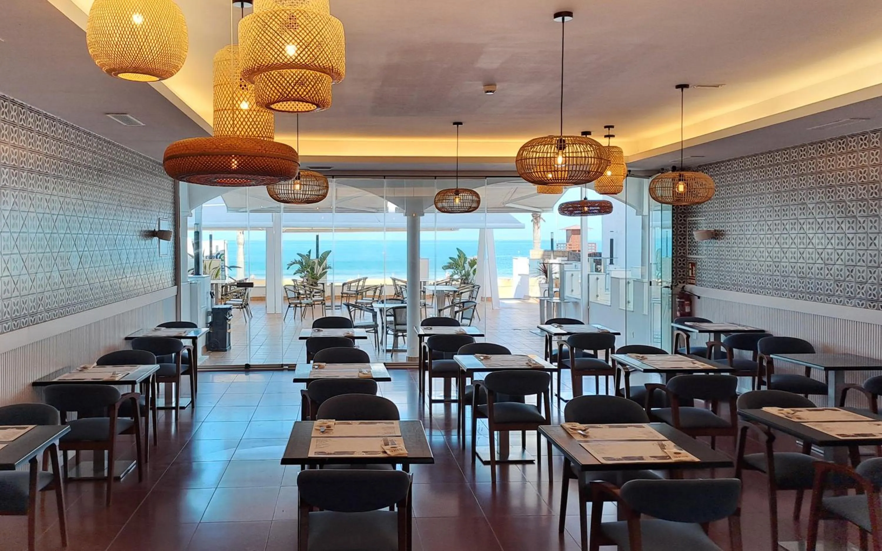 Restaurant/places to eat in Hotel Vértice Chipiona Mar