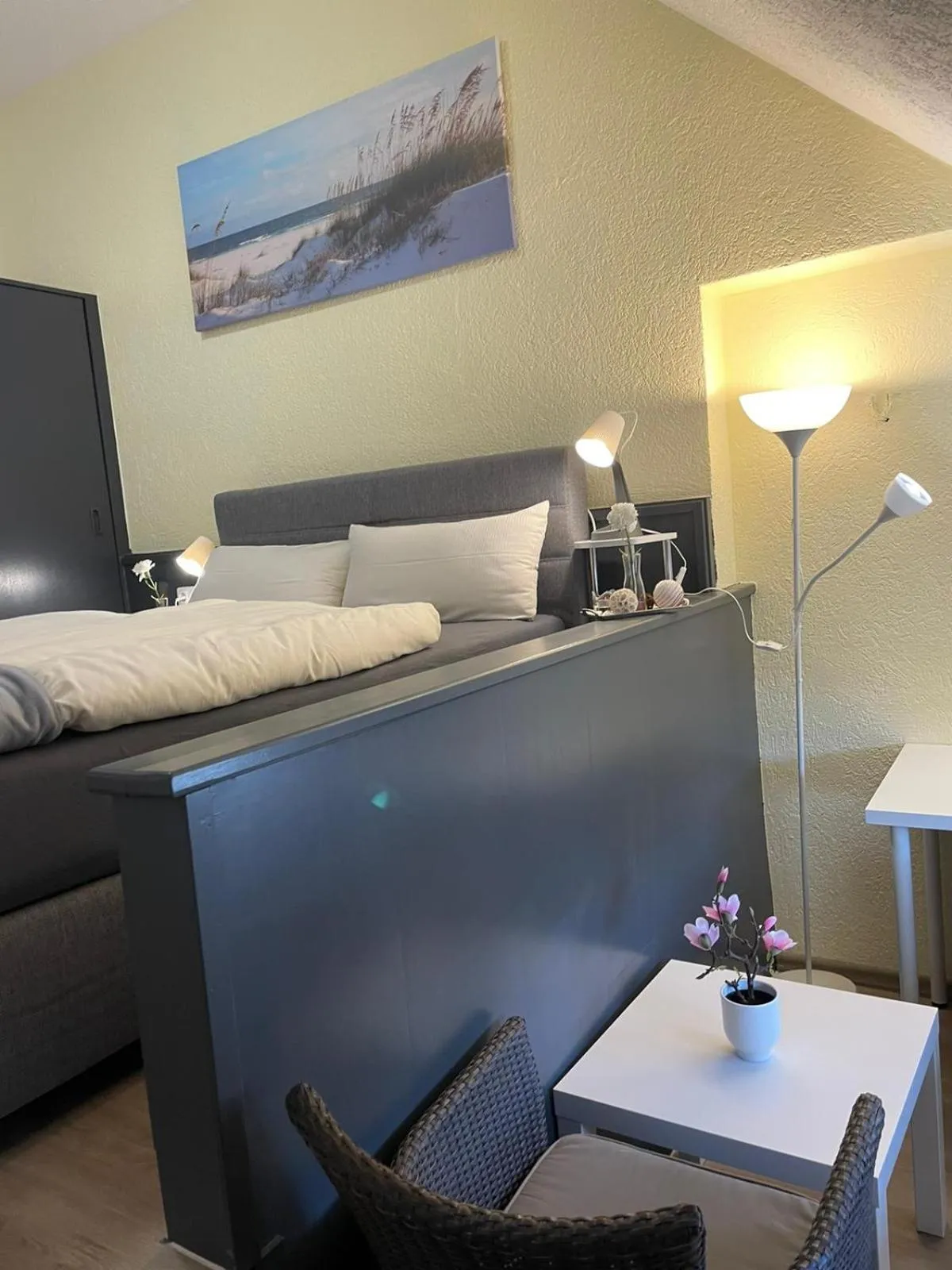 Photo of the whole room, Bed in Hotel Ammerländer Stuben