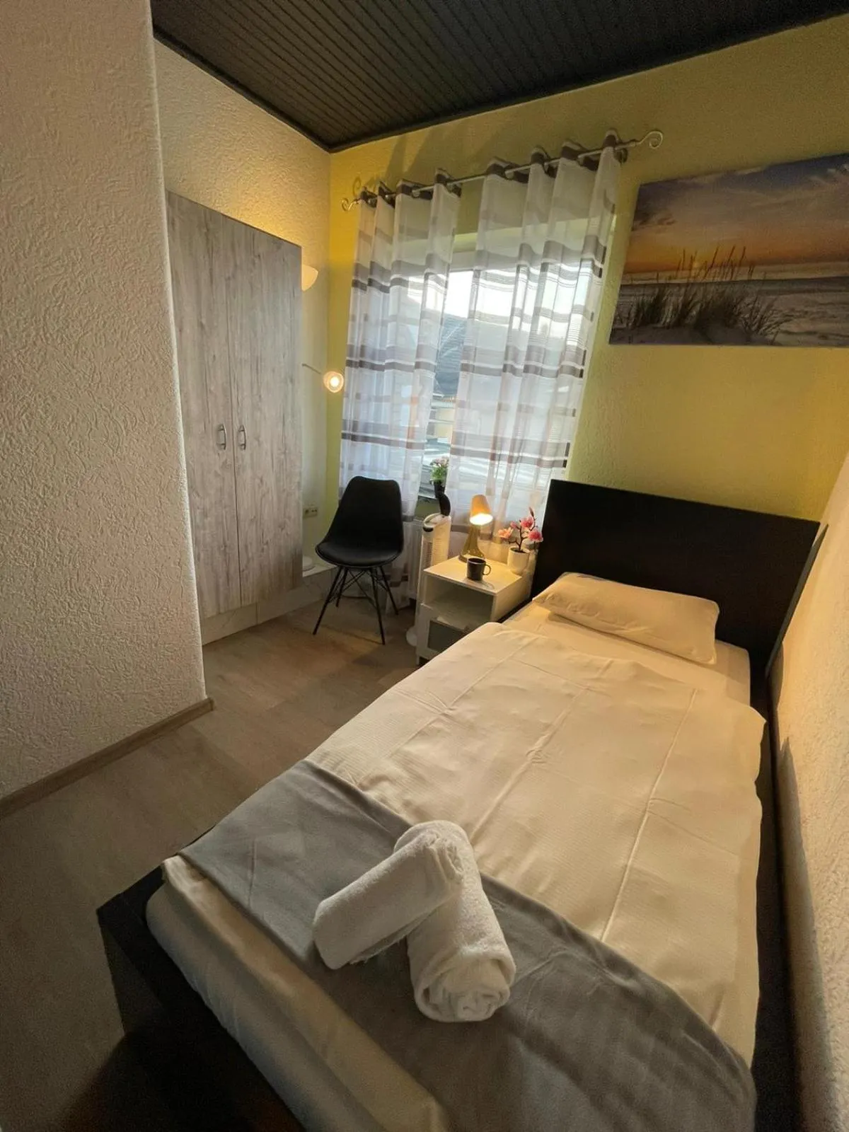 Photo of the whole room, Bed in Hotel Ammerländer Stuben
