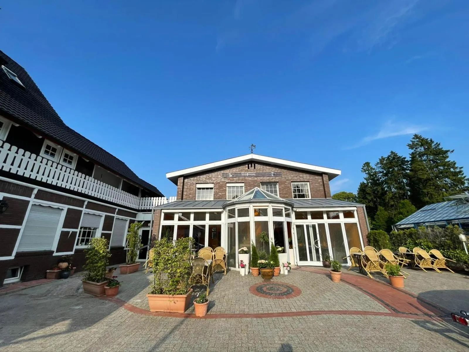 Facade/entrance in Hotel Ammerländer Stuben