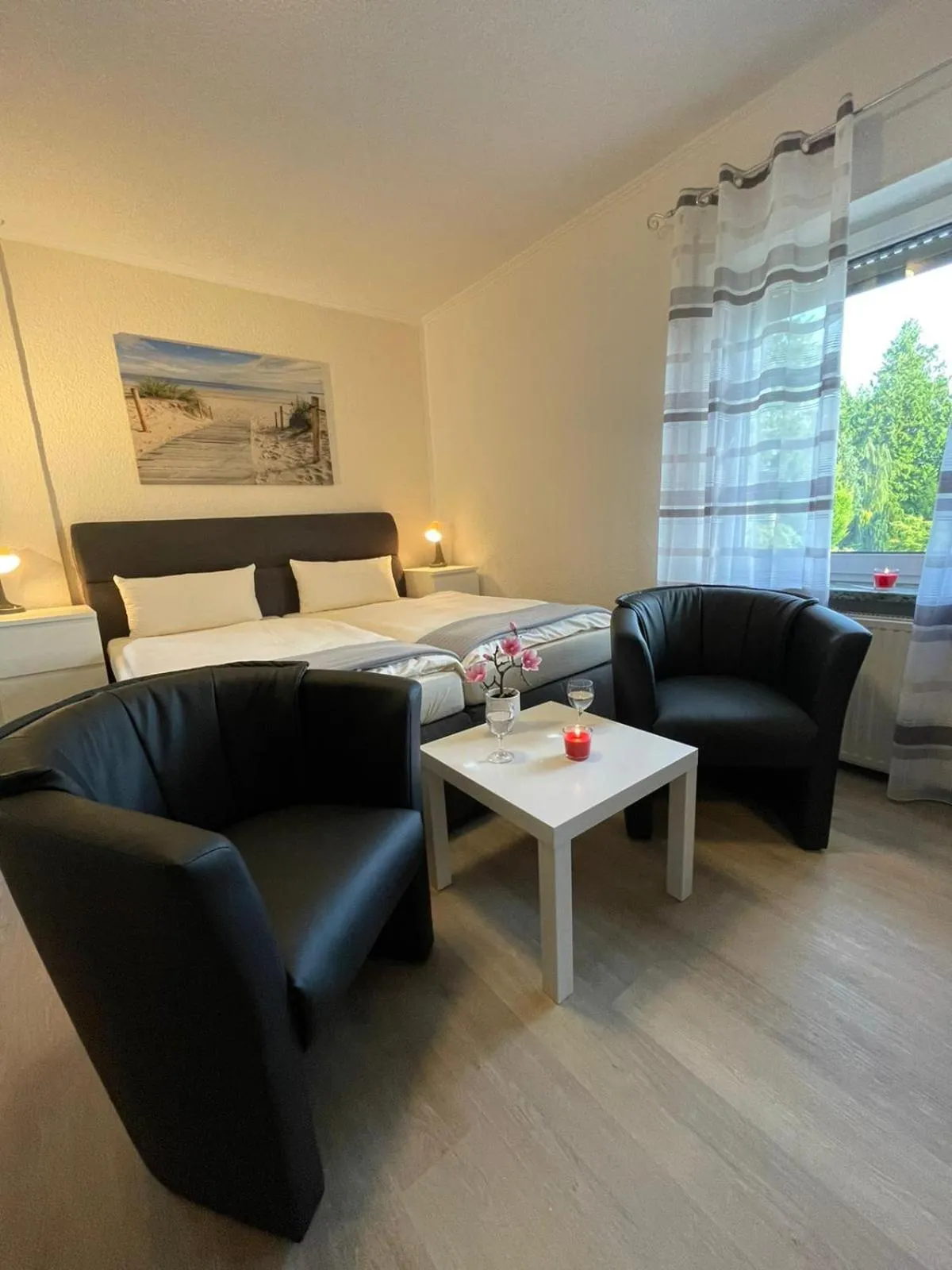 Photo of the whole room in Hotel Ammerländer Stuben