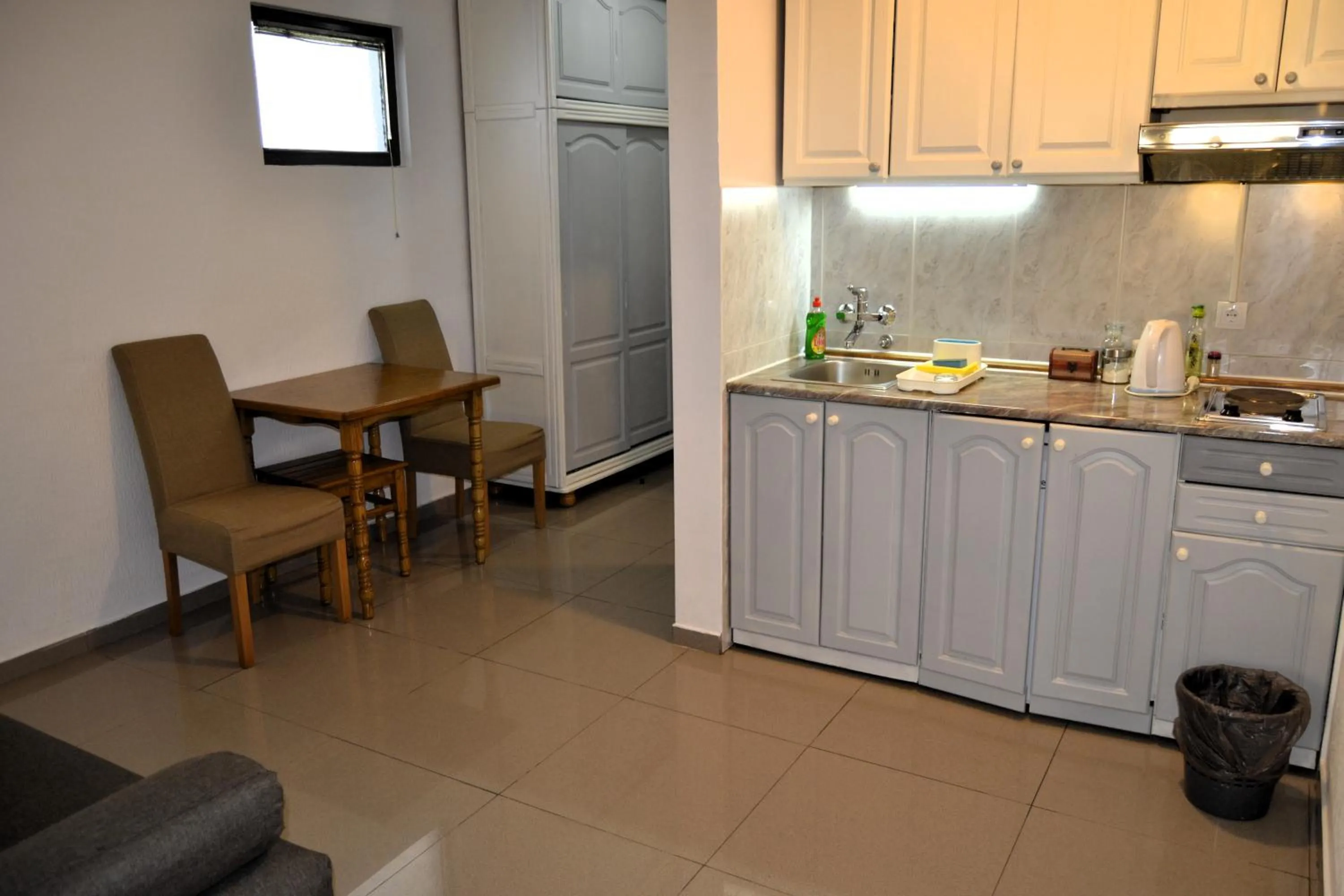 kitchen in Yeshill Apart & Studio