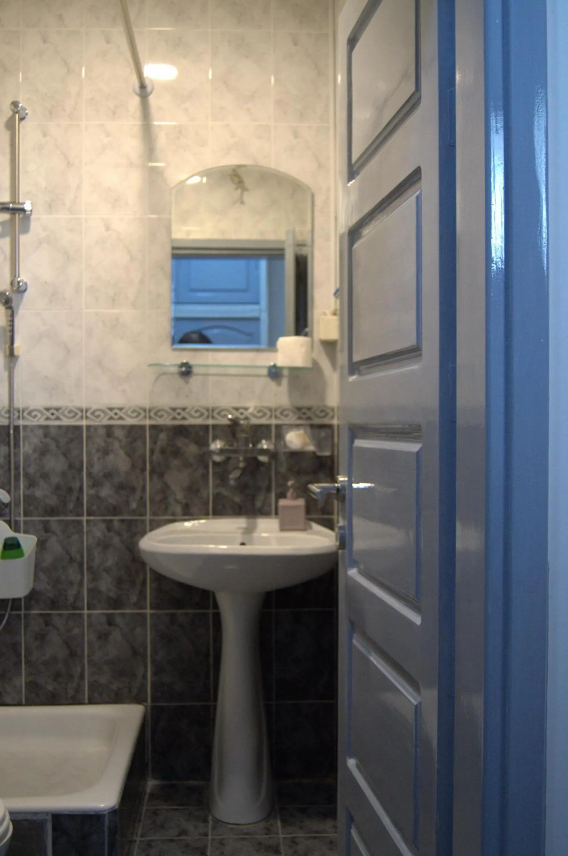 Bathroom in Yeshill Apart & Studio