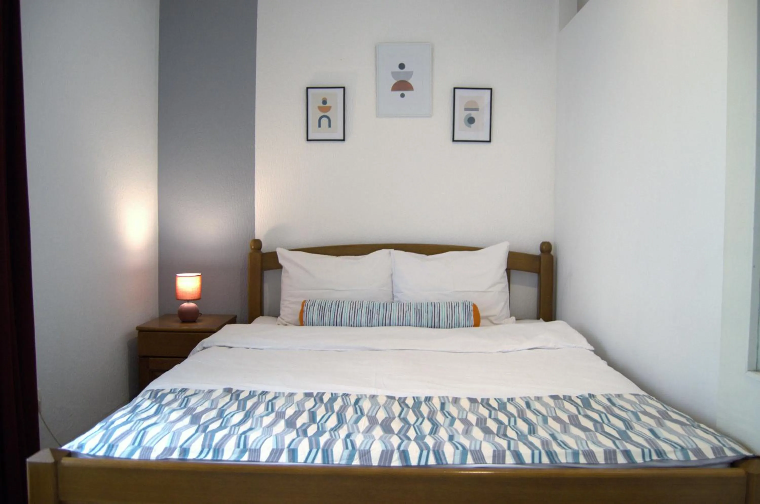 Bedroom, Bed in Yeshill Apart & Studio