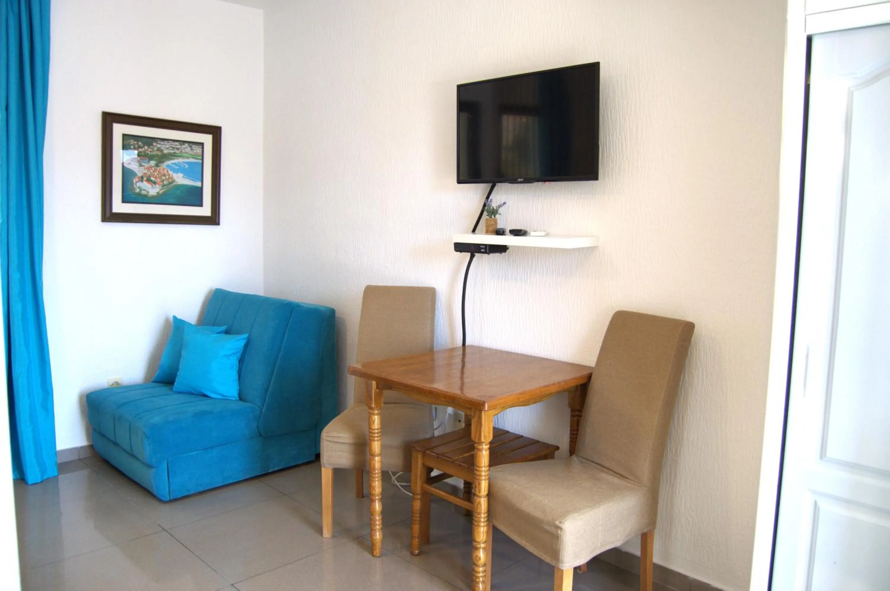 TV and multimedia in Yeshill Apart & Studio