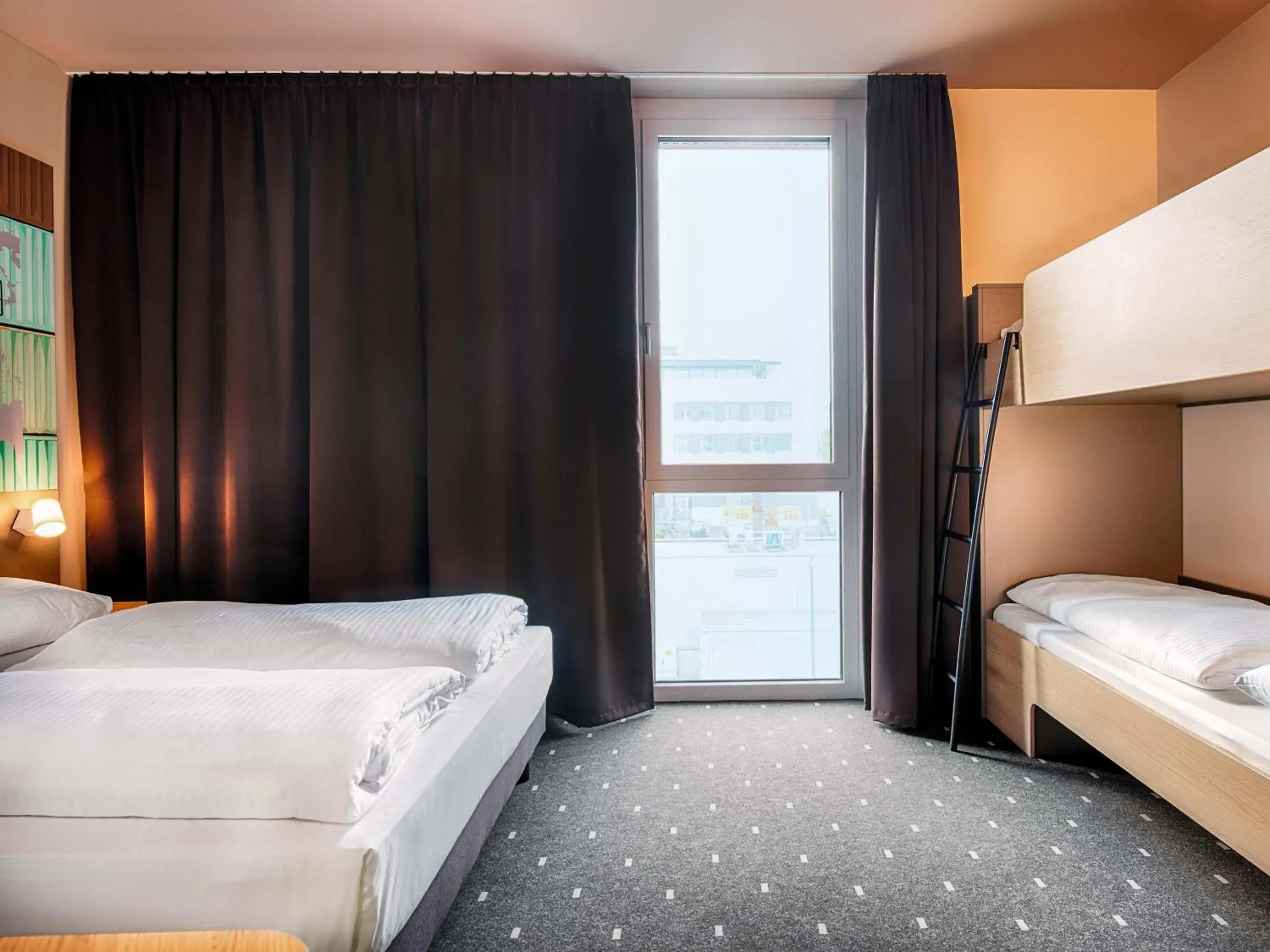 Family Room in B&B Hotel Stuttgart-Neckarhafen Family Room in B&B Hotel Stuttgart-Neckarhafen