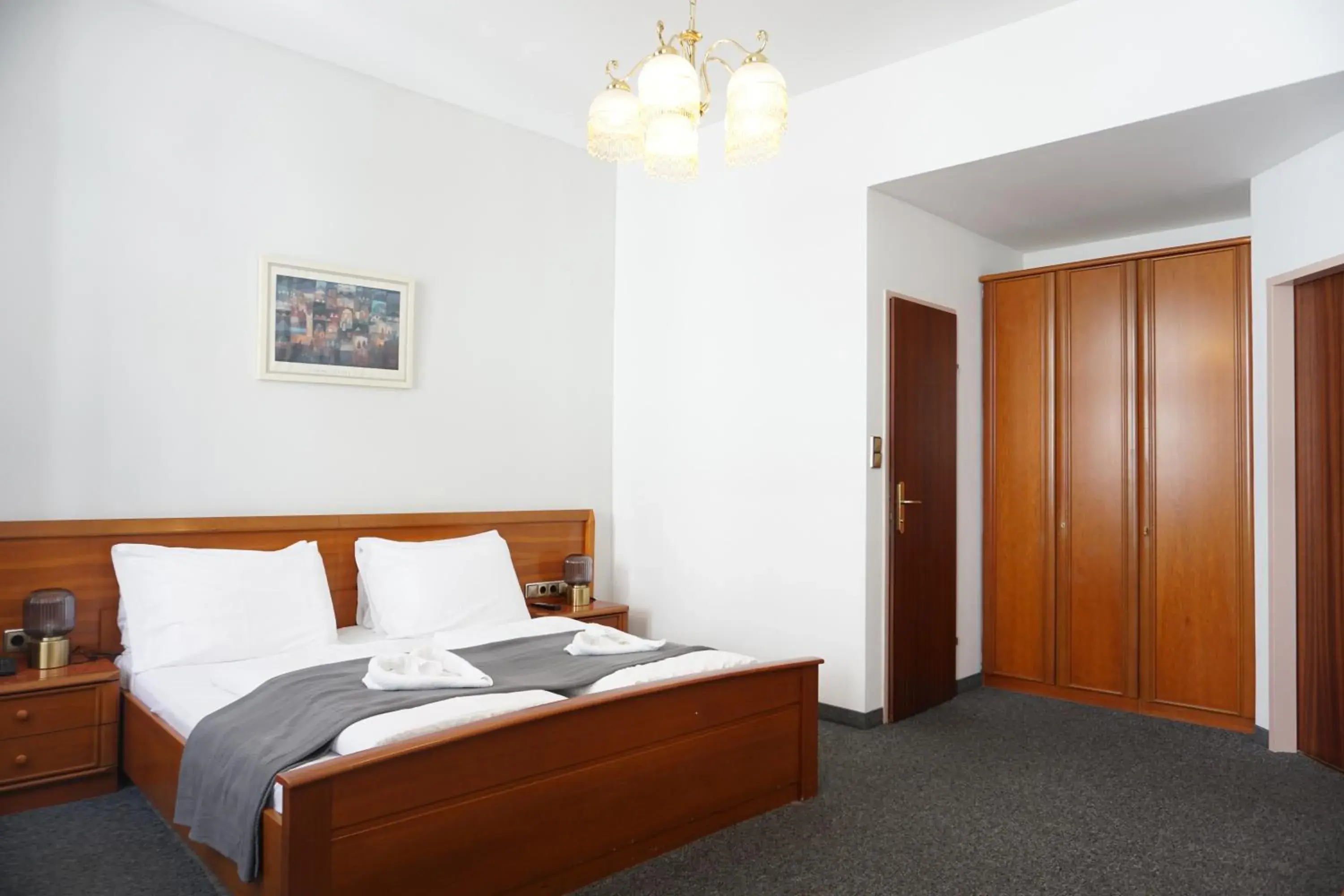 Double Room in Hotel Pension Lumes - Self Check In Double Room in Hotel Pension Lumes - Self Check In