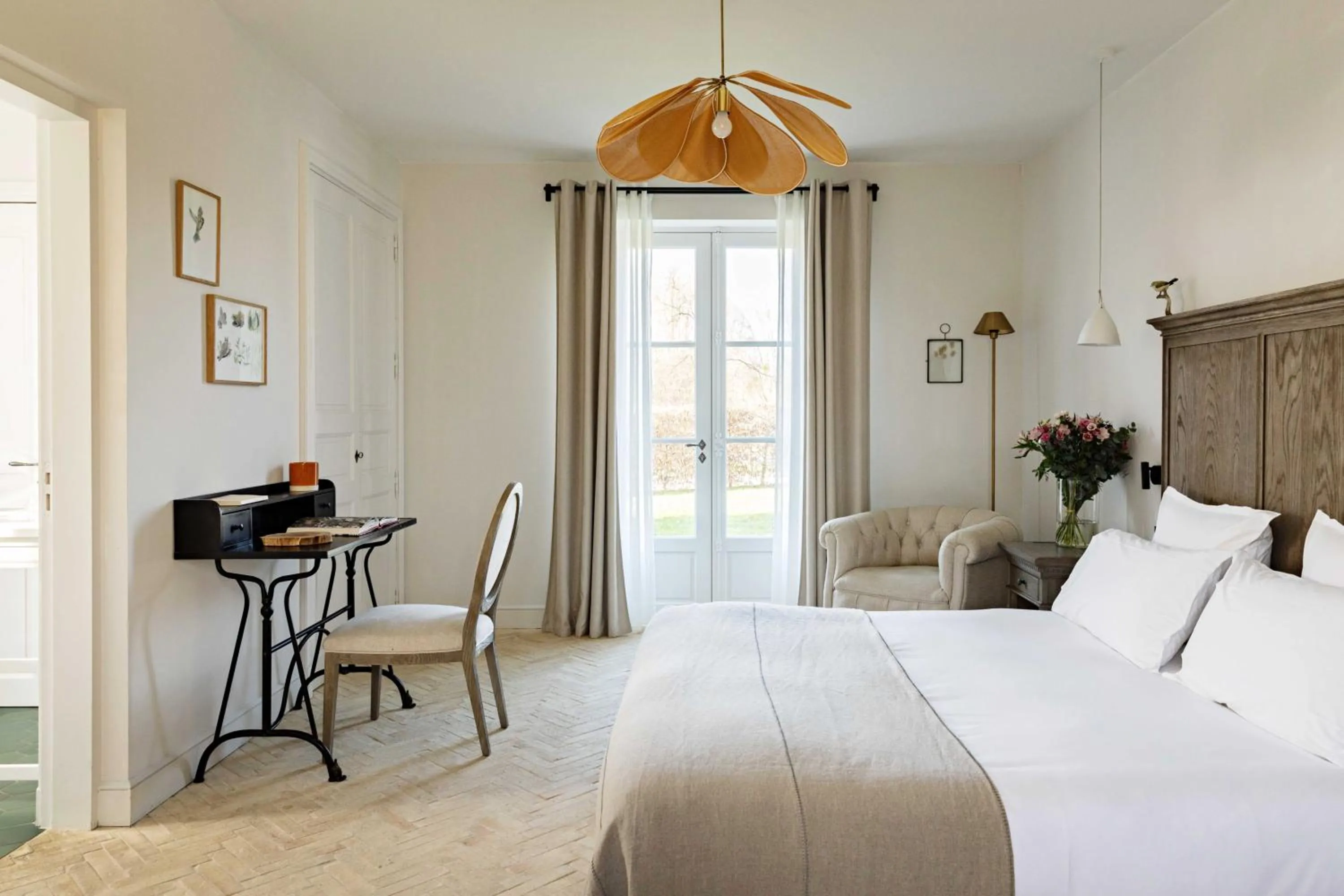 Bed in Domaine de Primard - Fontenille Collection