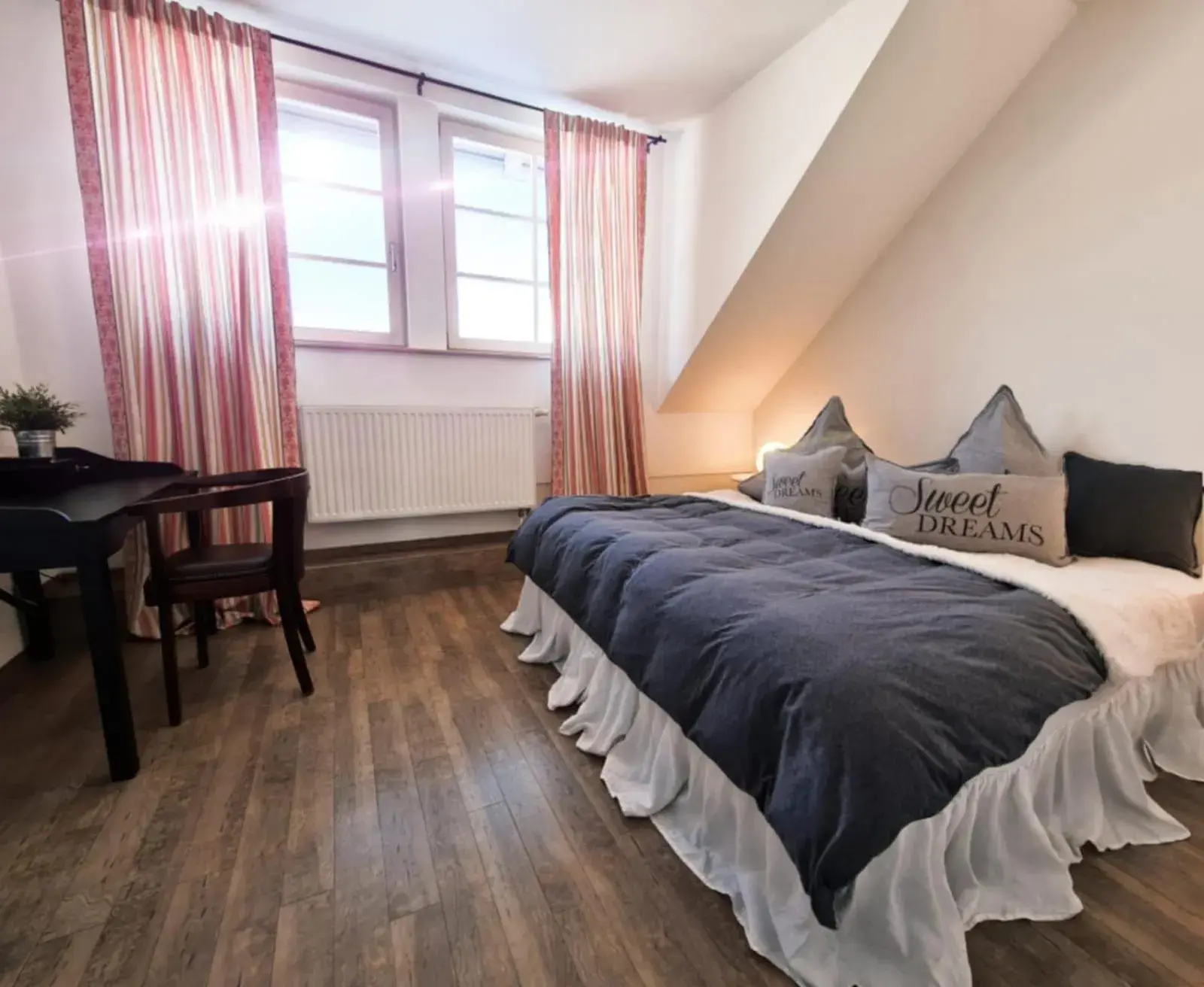 Double Room with Private Bathroom - single occupancy in Riffelhof Double Room with Private Bathroom - single occupancy in Riffelhof