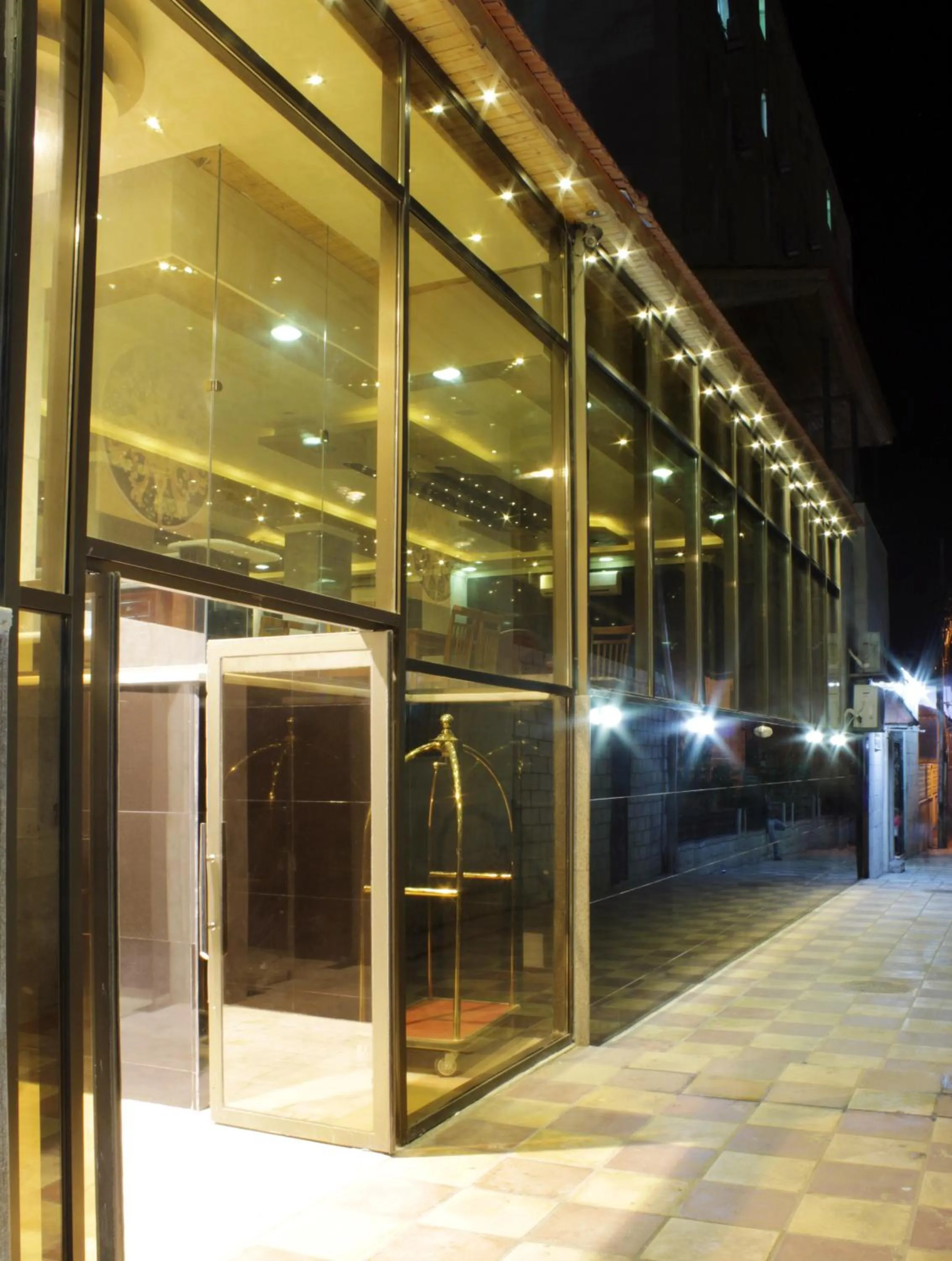 Facade/entrance in Nahas Plaza