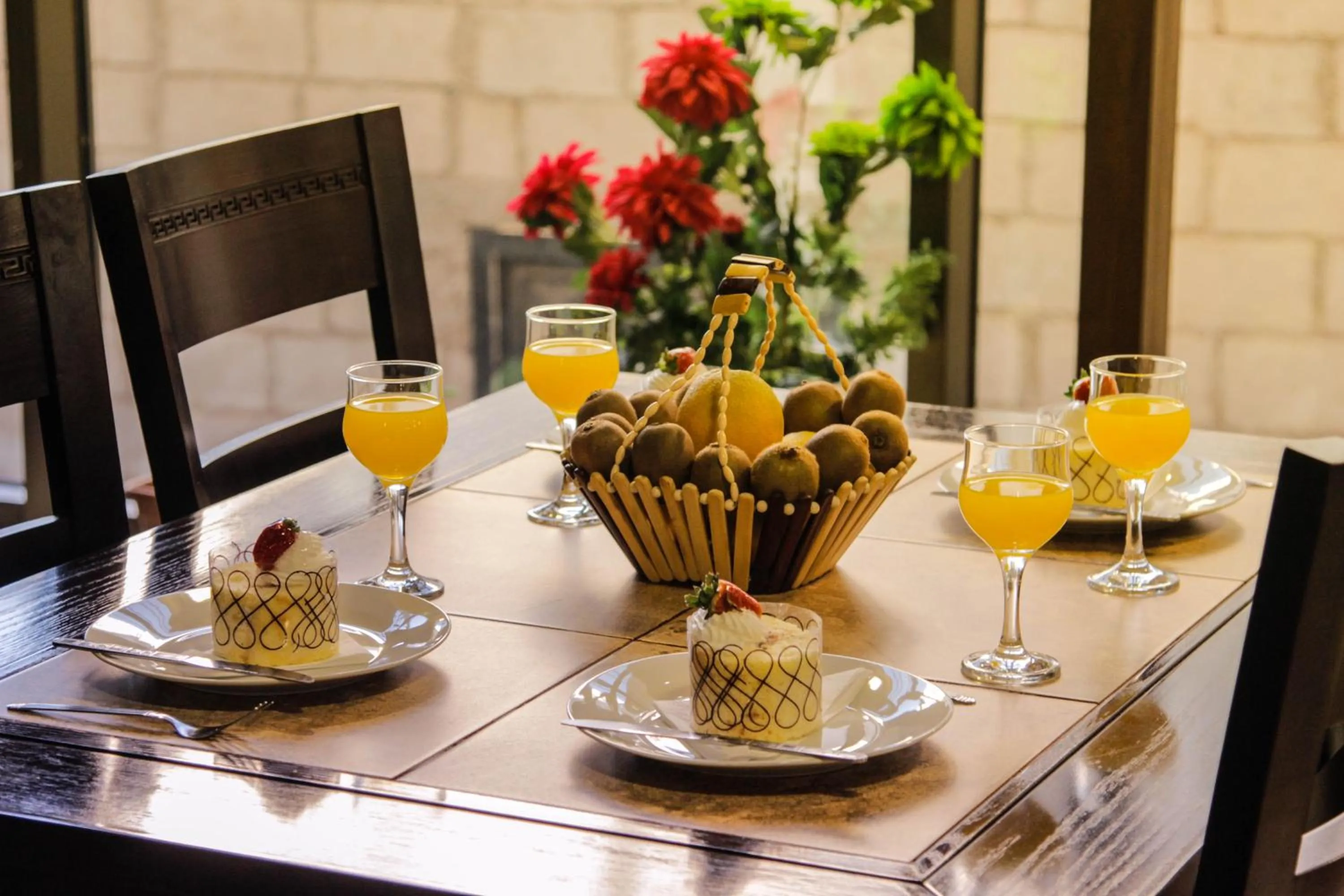 Restaurant/places to eat in Nahas Plaza