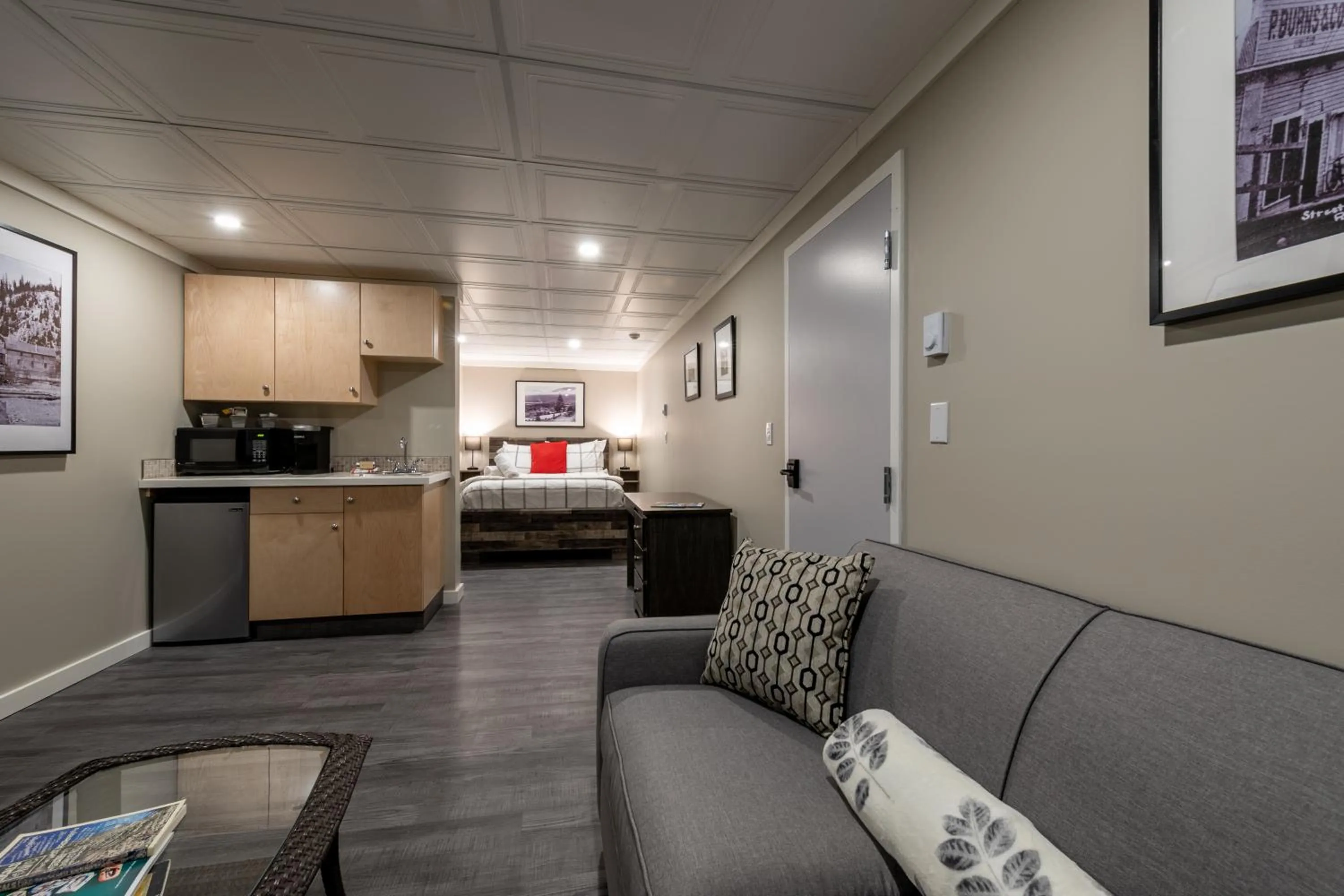 Kitchen or kitchenette in The Cache Hotel and Lodgings