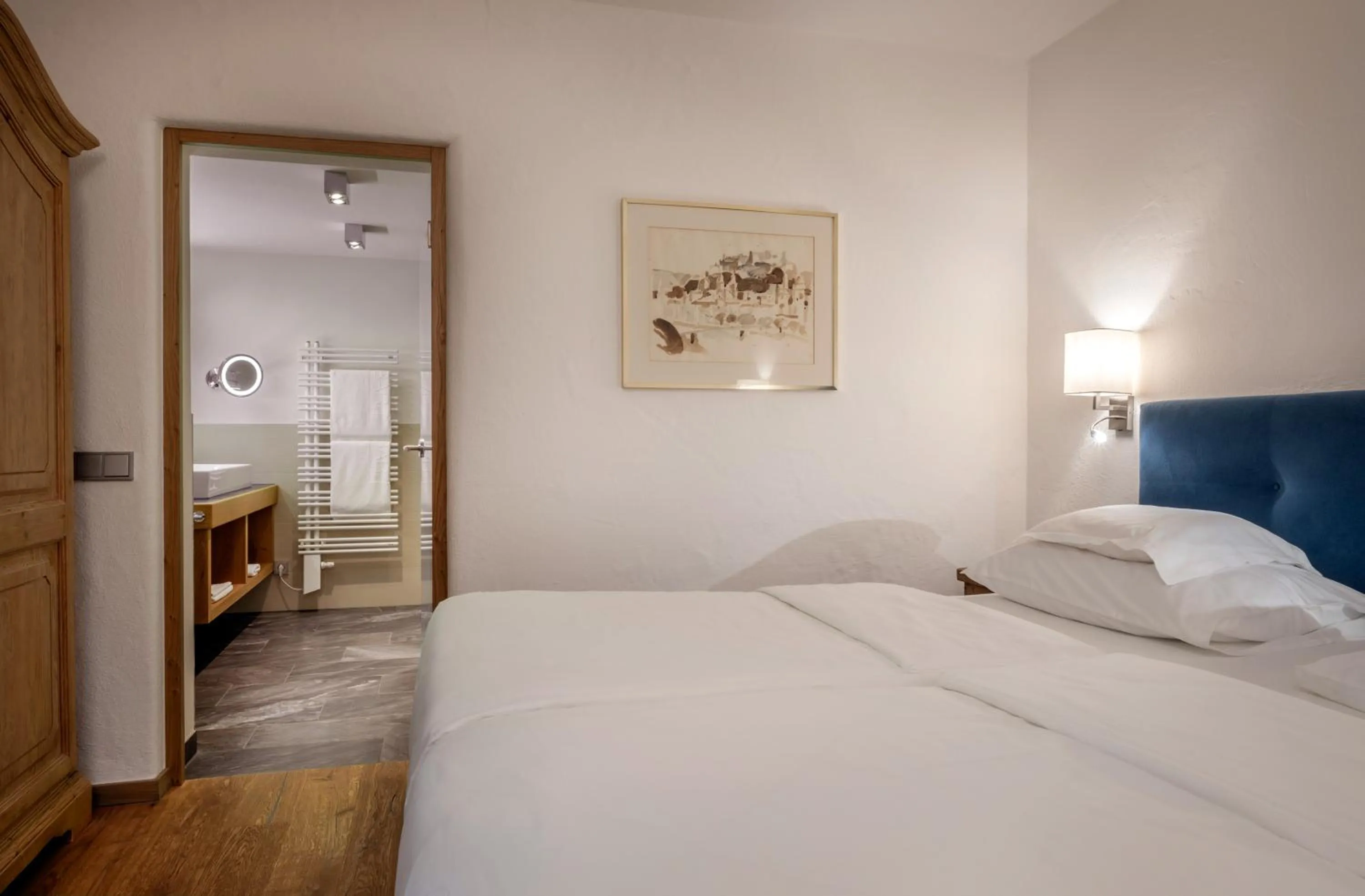 Photo of the whole room, Bed in Hotel Der Bär