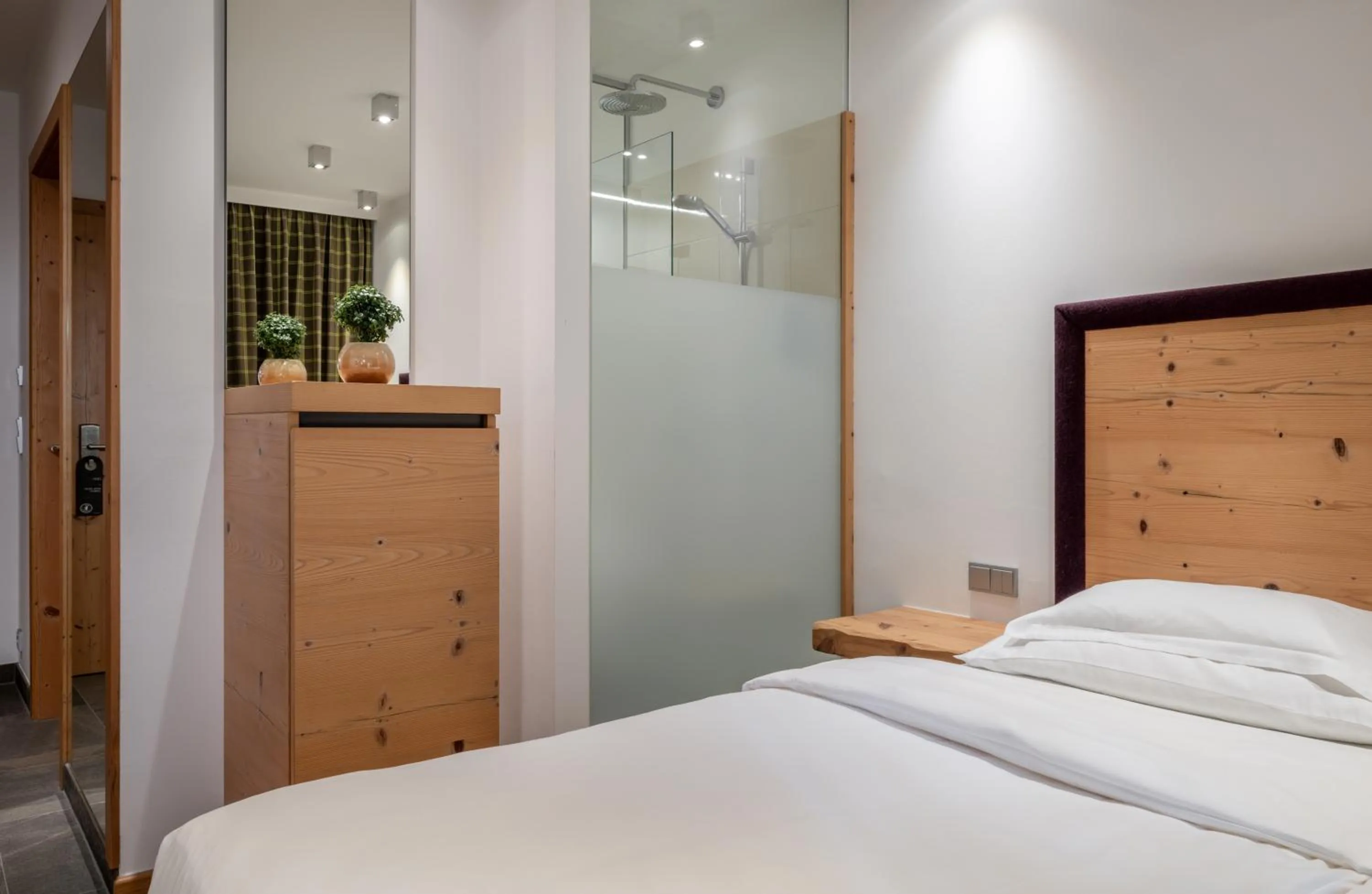 Photo of the whole room, Bed in Hotel Der Bär