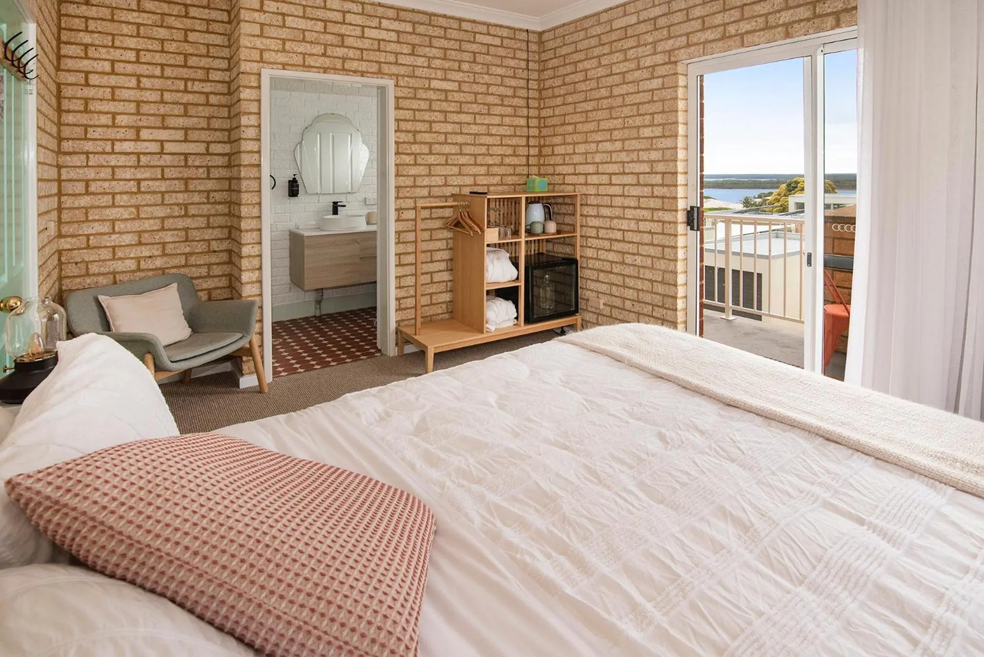 Bedroom, Bed in Baywatch Retreat Augusta