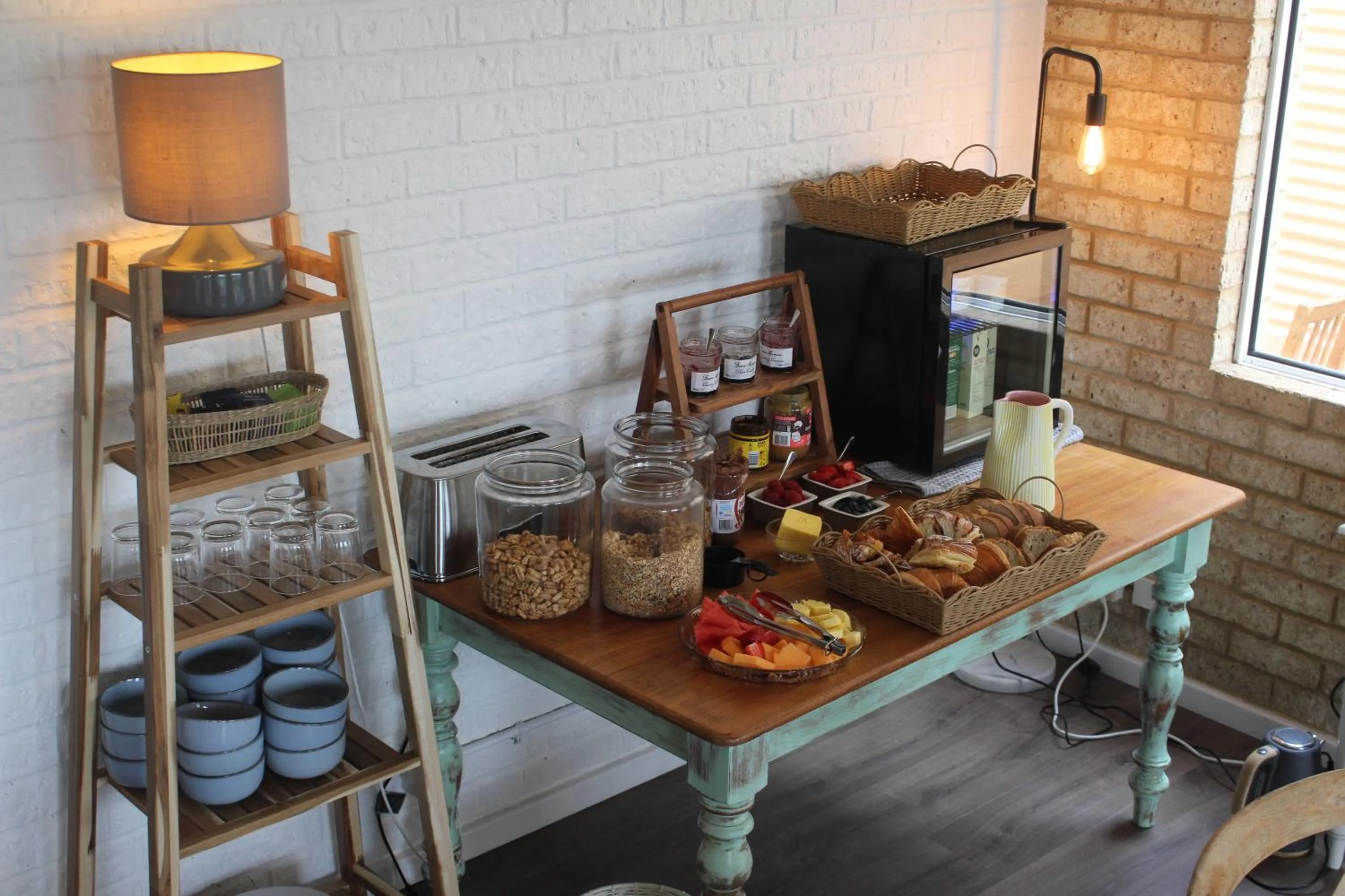 Continental breakfast in Baywatch Retreat Augusta