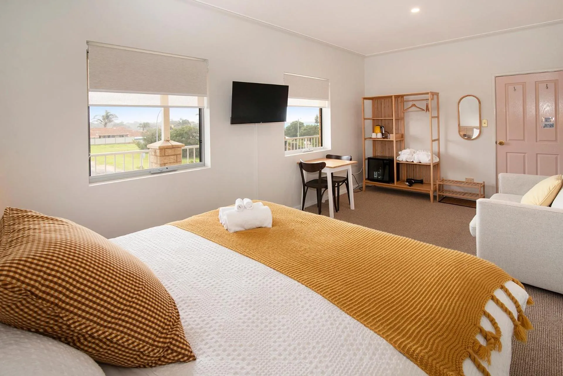 Bed in Baywatch Retreat Augusta