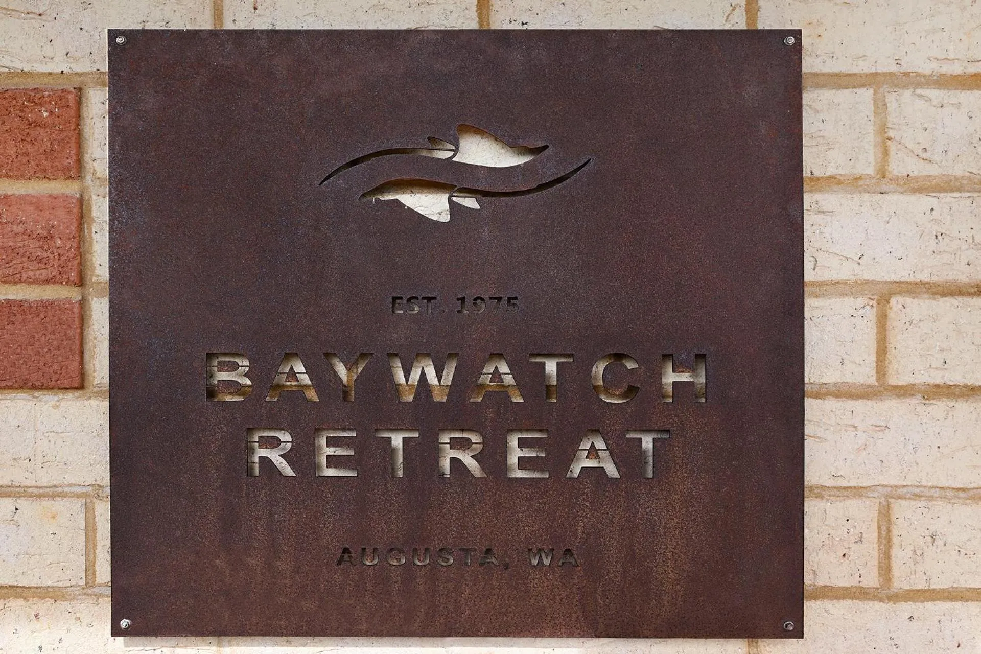 Logo/Certificate/Sign in Baywatch Retreat Augusta