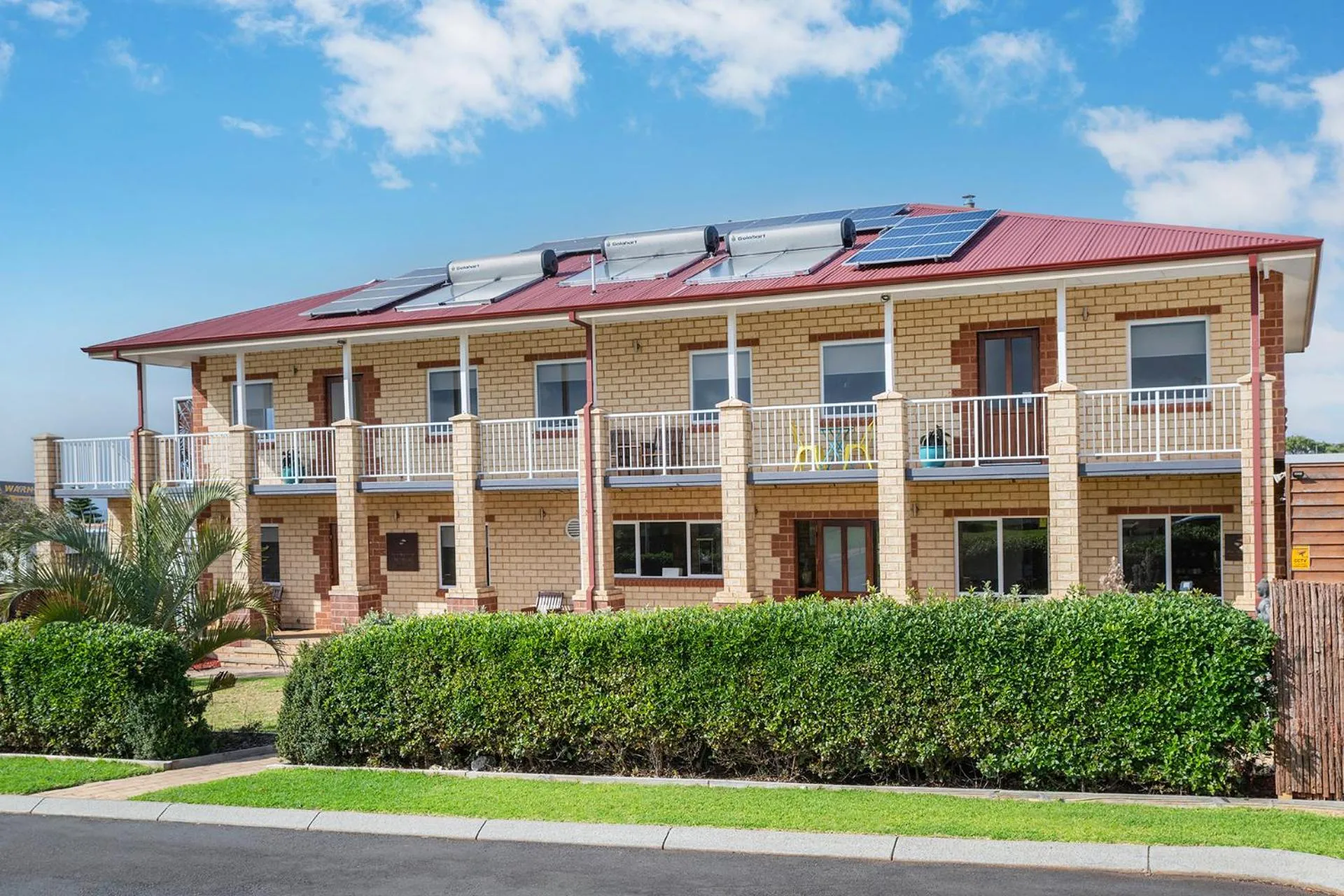 Property building in Baywatch Retreat Augusta