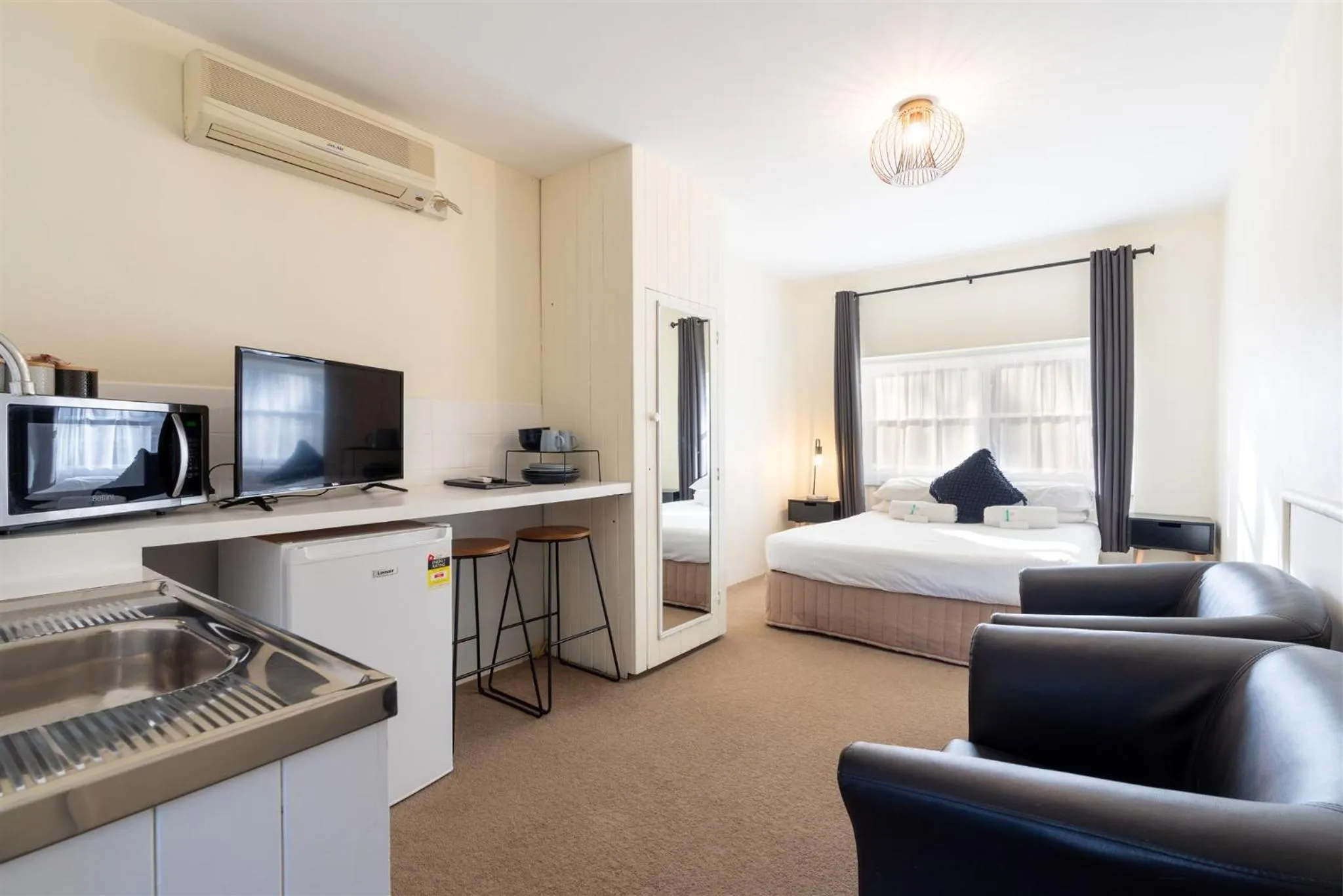 Bed in Coolangatta Estate Shoalhaven Heads