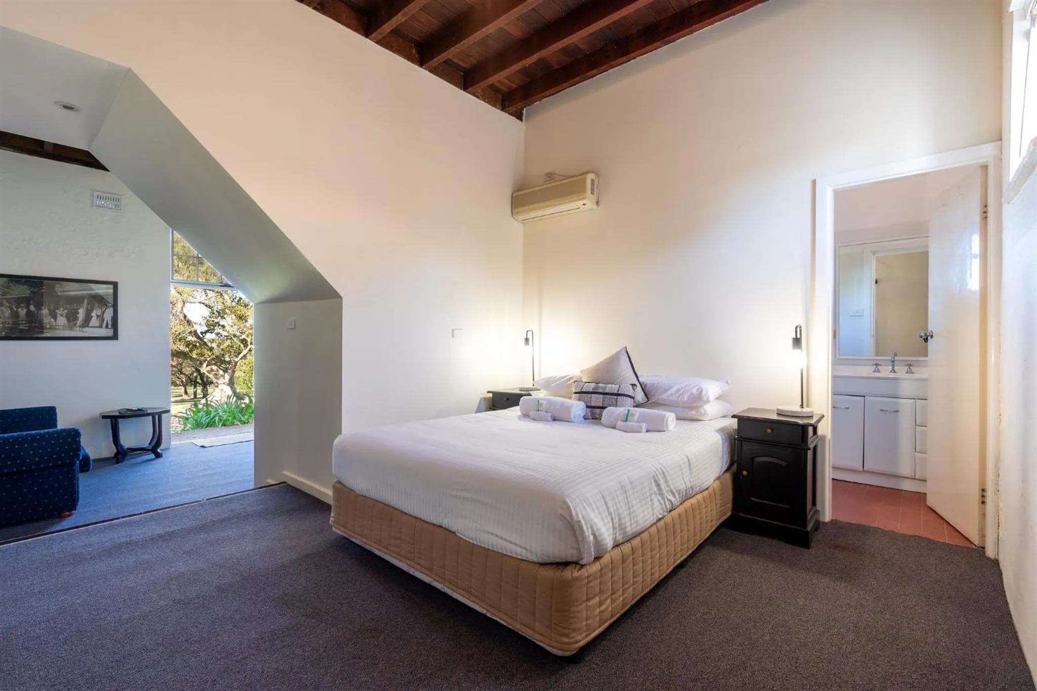 Bed in Coolangatta Estate Shoalhaven Heads