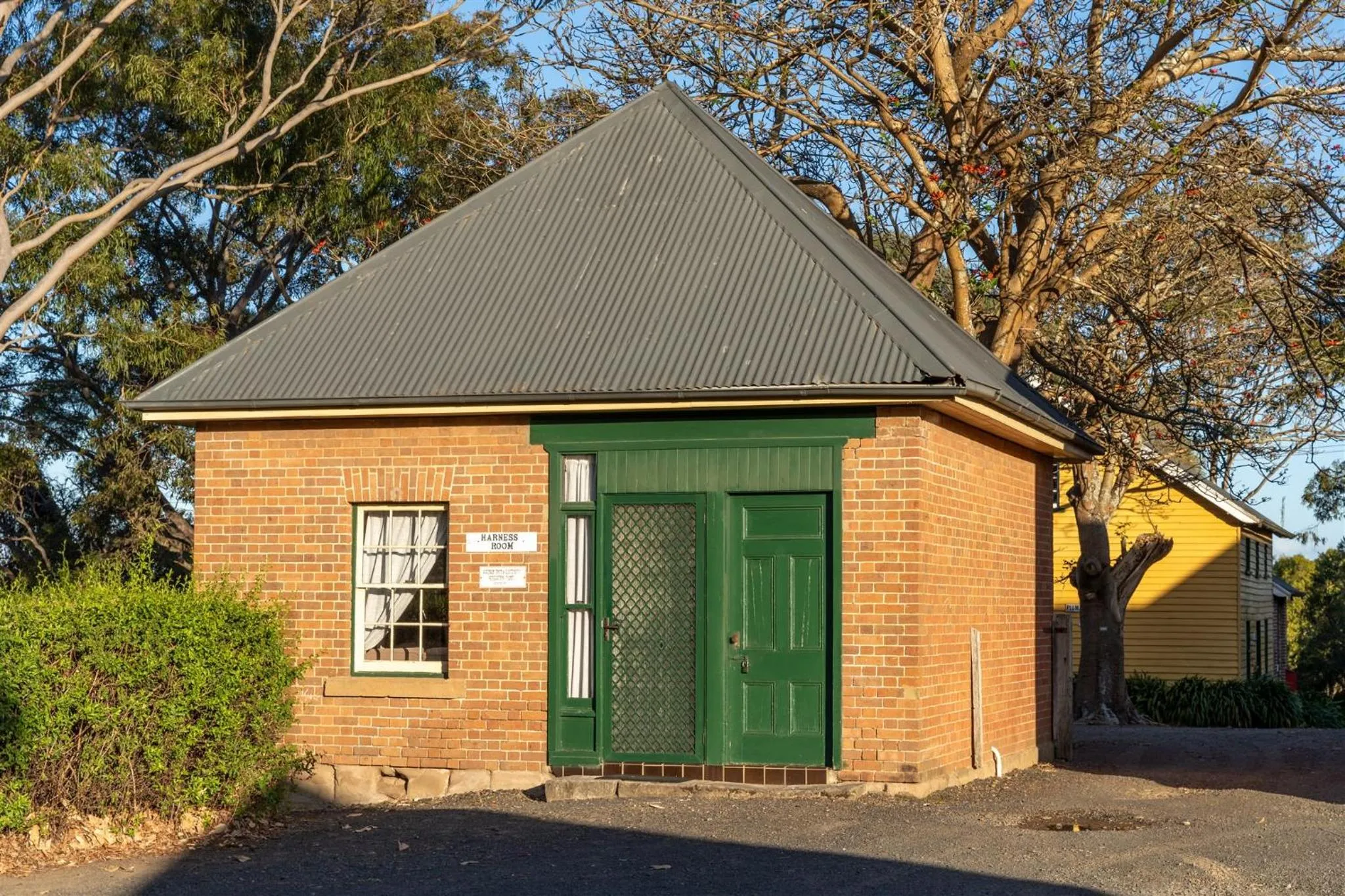 Property building in Coolangatta Estate Shoalhaven Heads