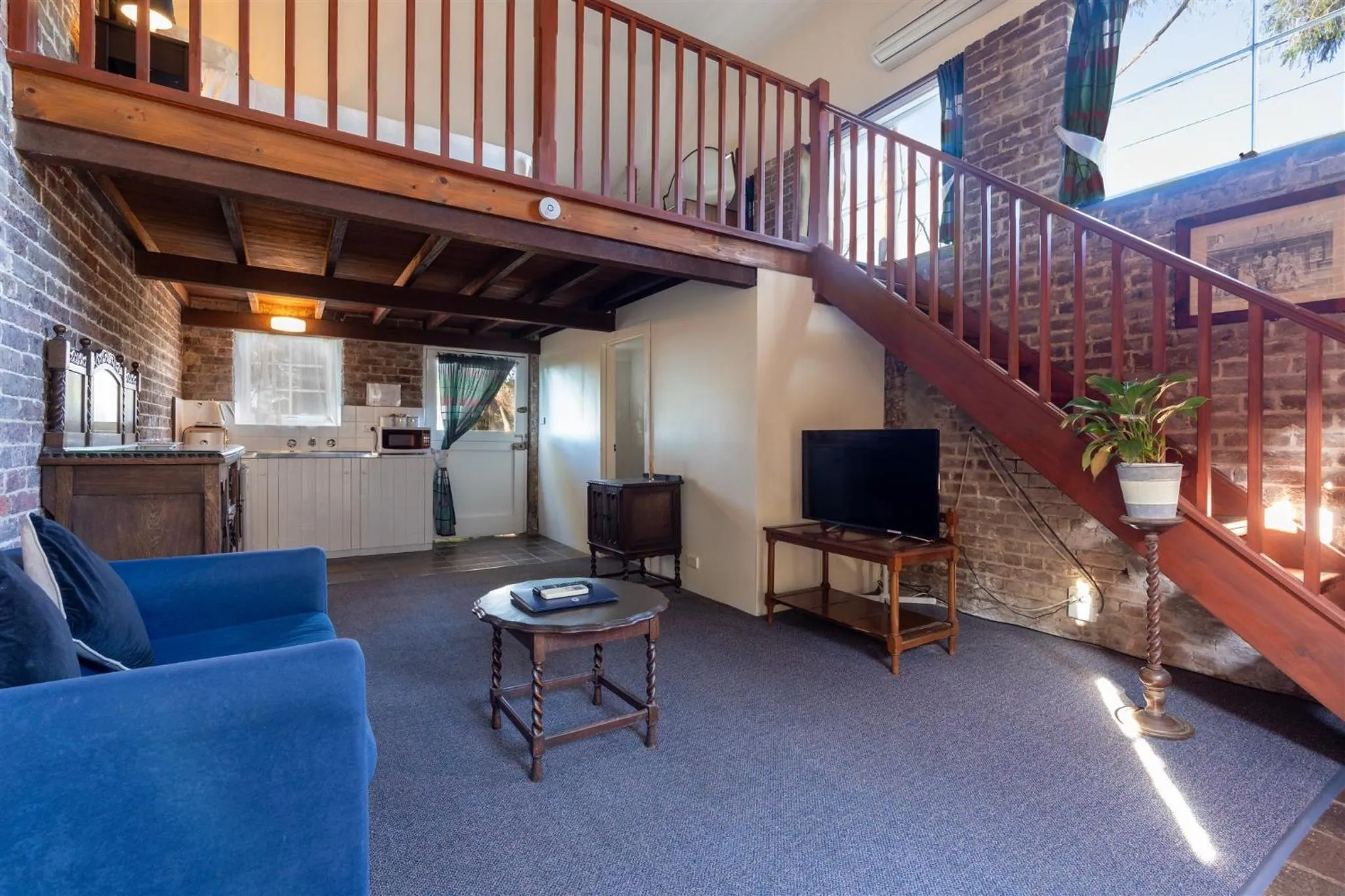 TV and multimedia in Coolangatta Estate Shoalhaven Heads