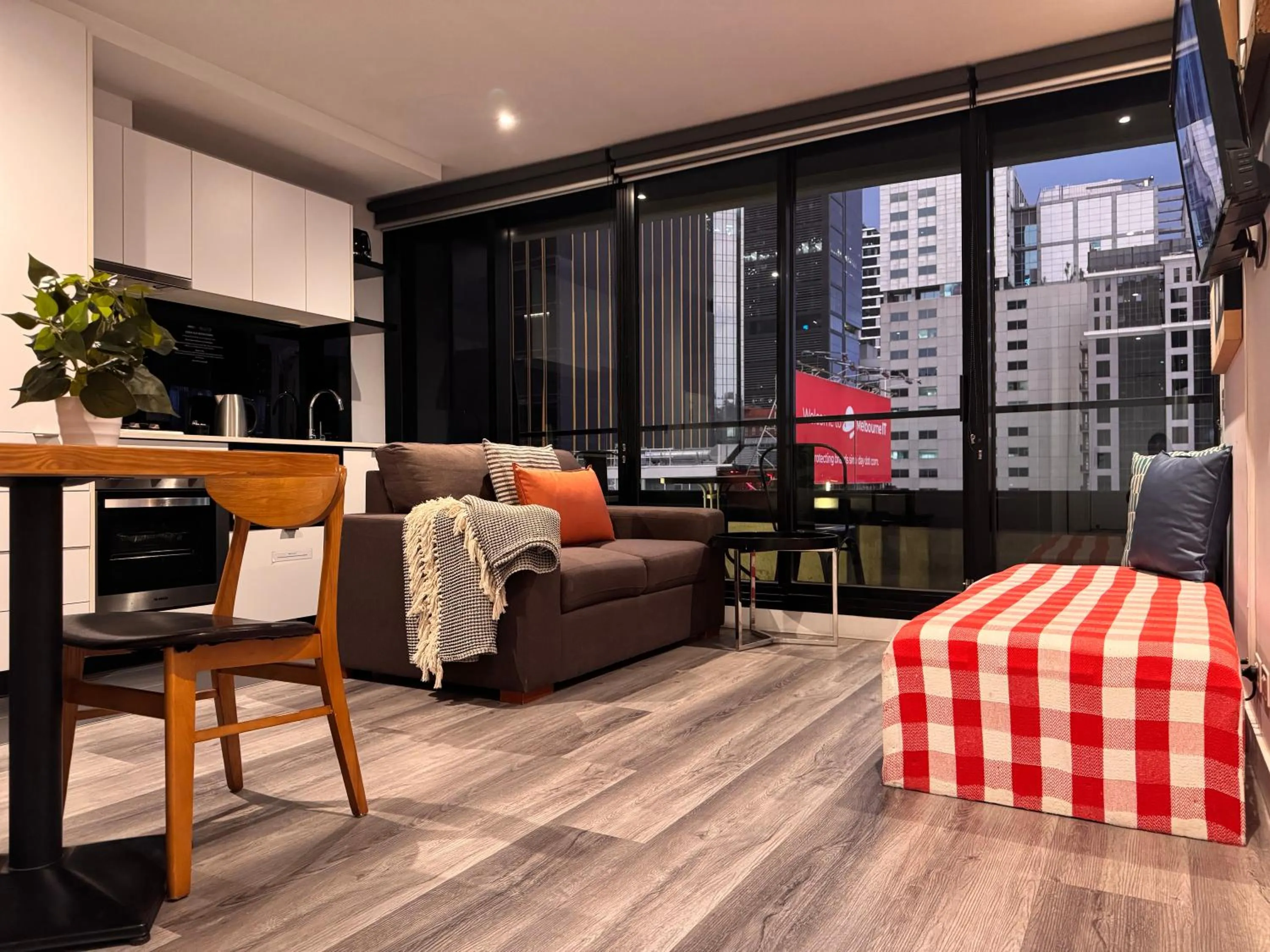 Aura on Flinders Serviced Apartments