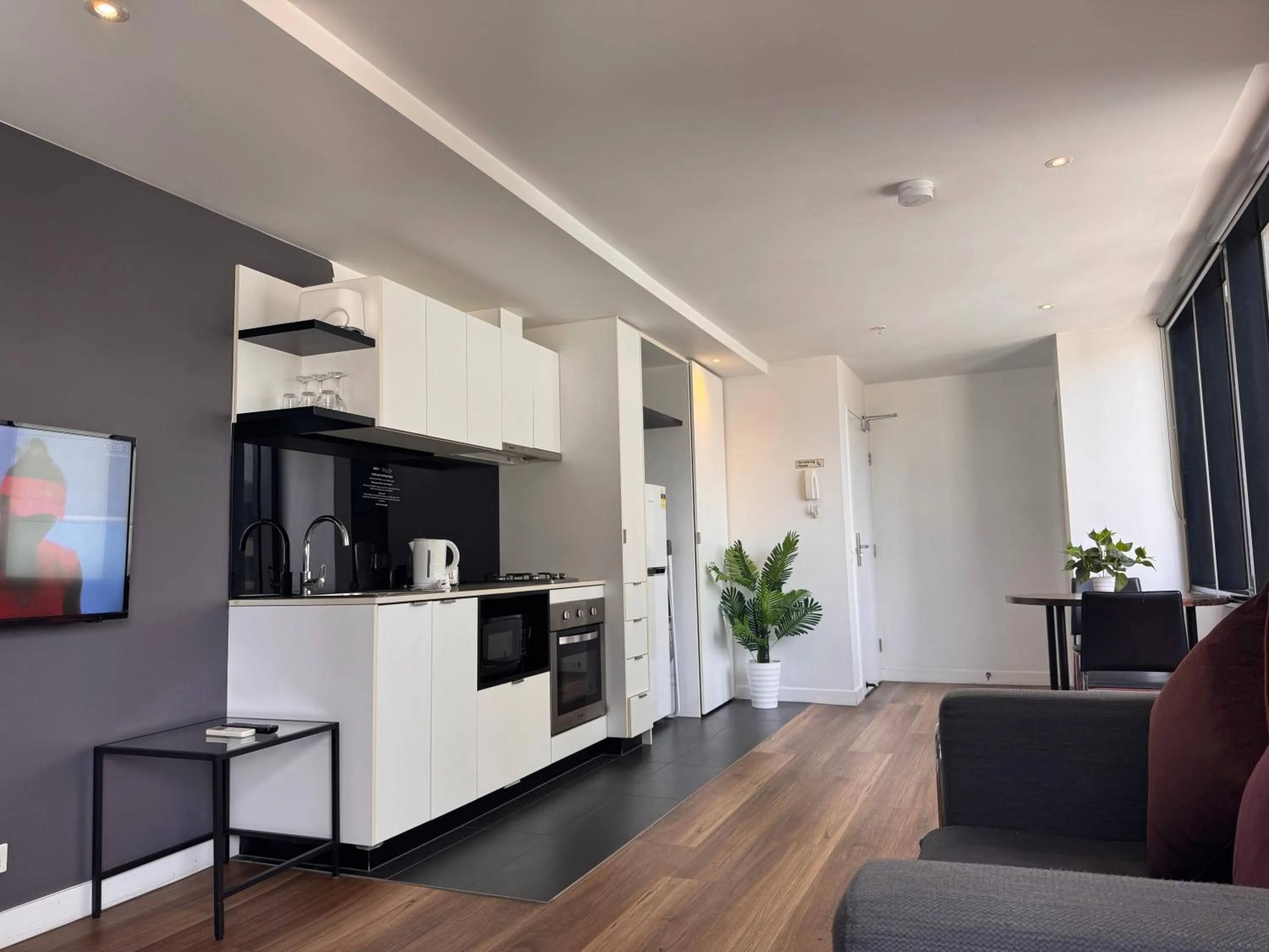Aura on Flinders Serviced Apartments