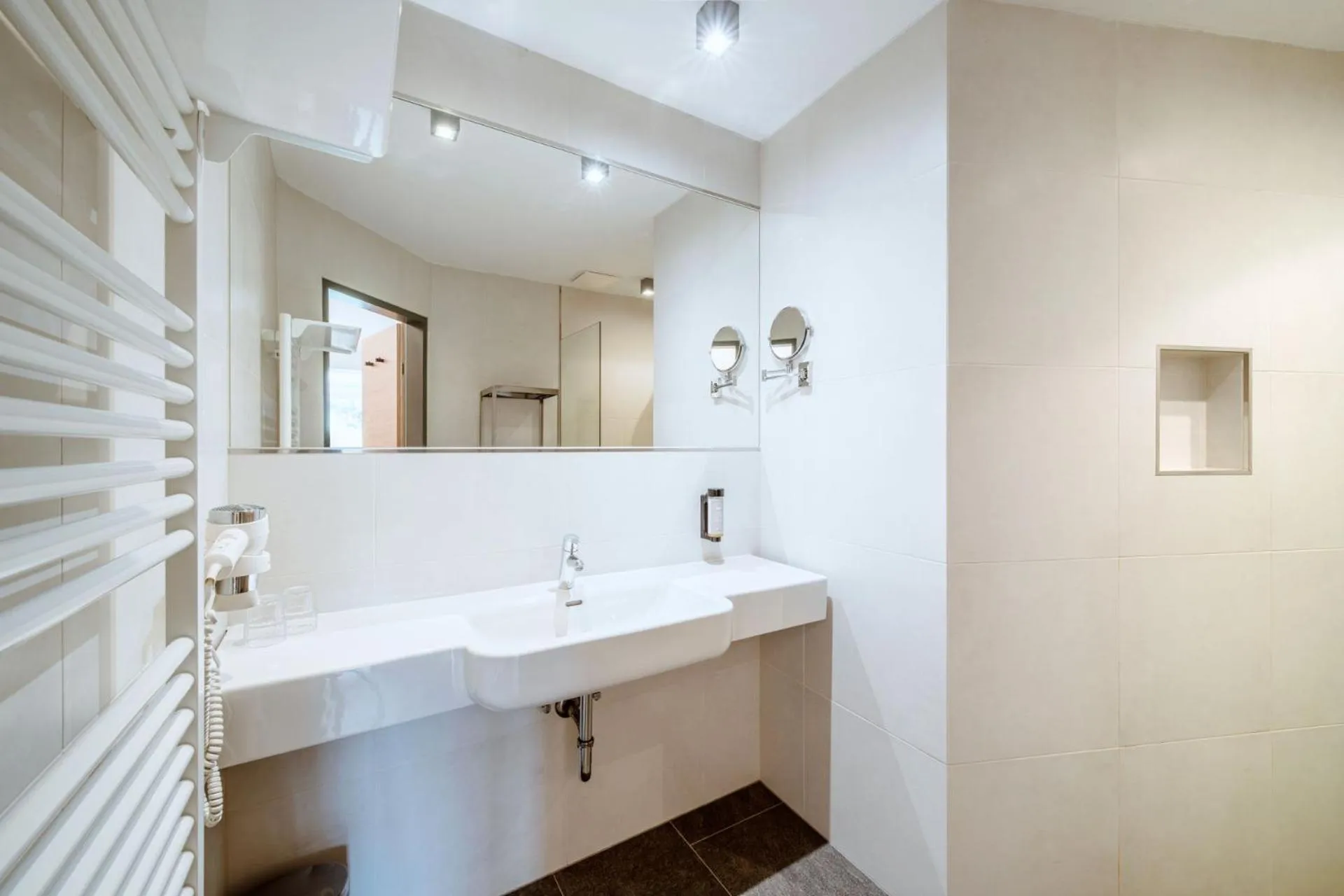 Bathroom in Harmls Aparthotel