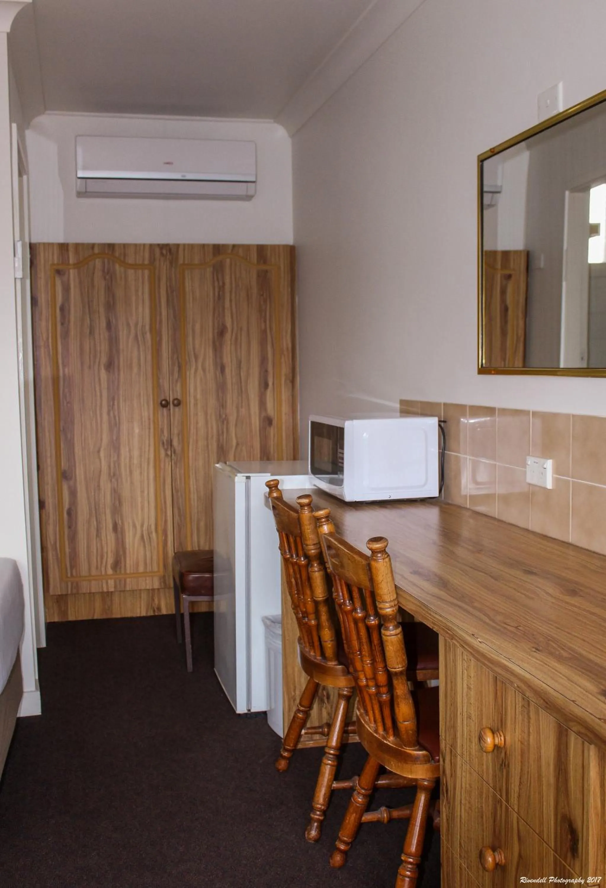 Seating area in Motel Riverina