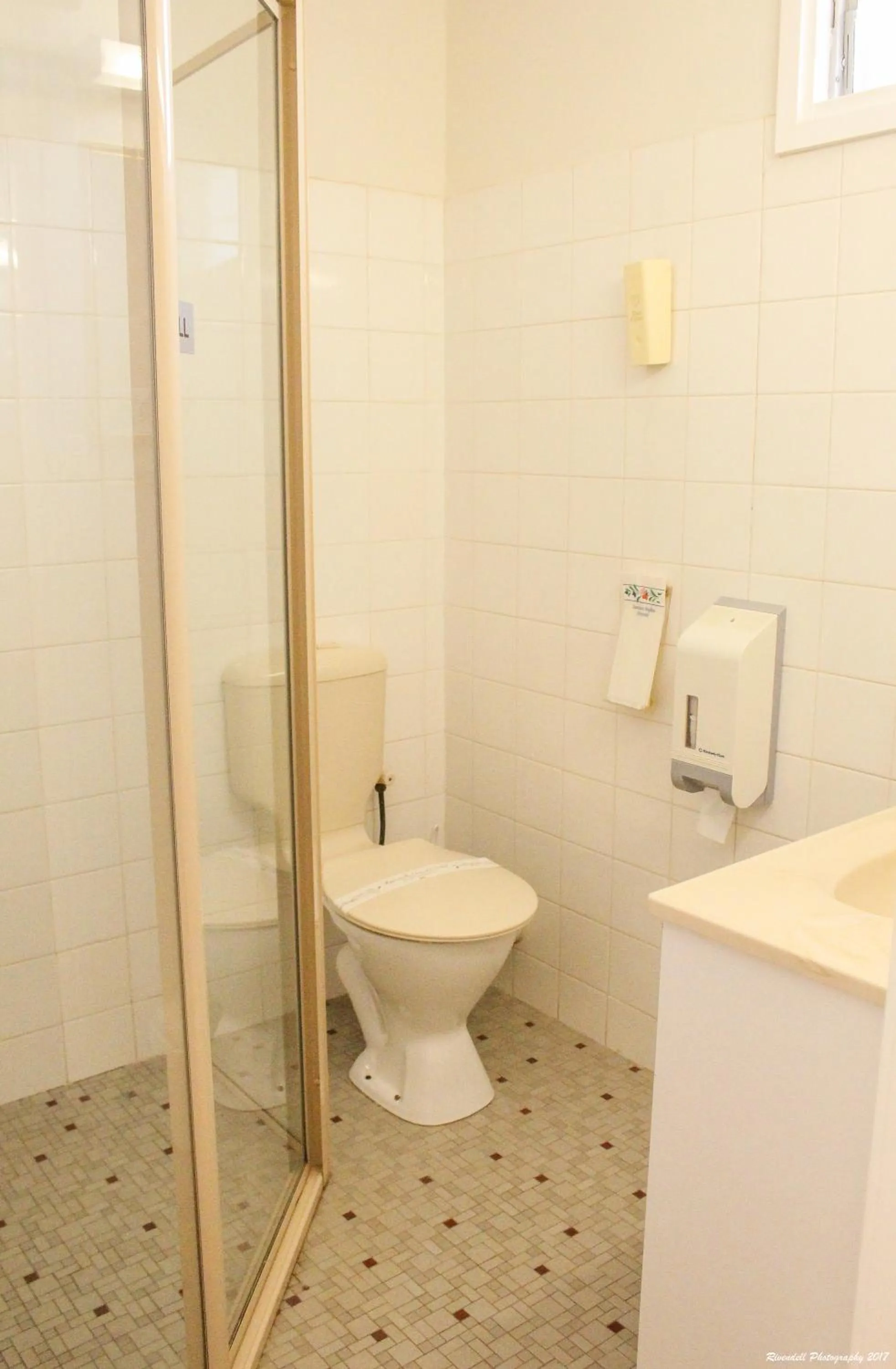 Bathroom in Motel Riverina