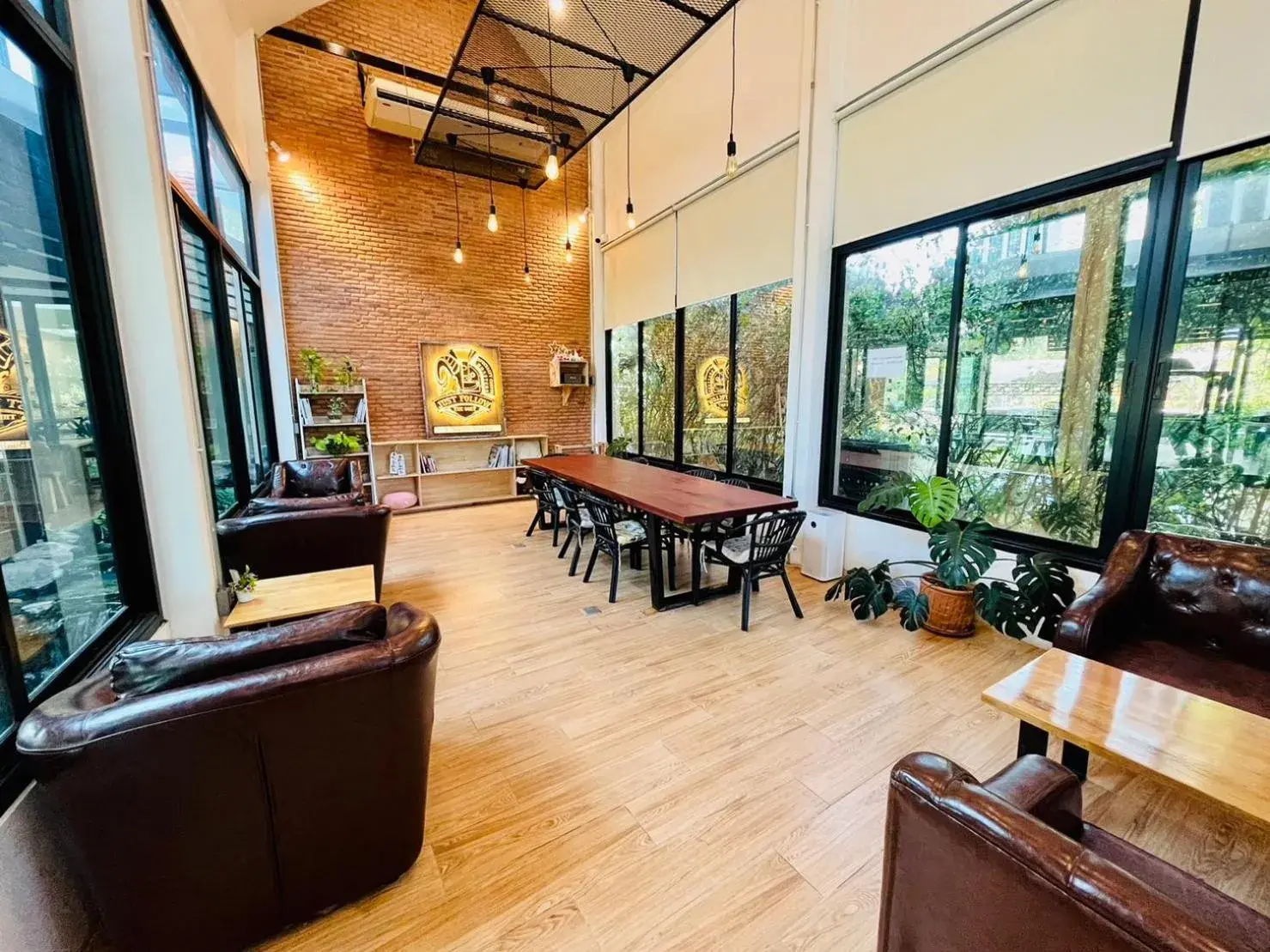 Restaurant/places to eat in Bualinn Resort Restaurant/places to eat in Bualinn Resort