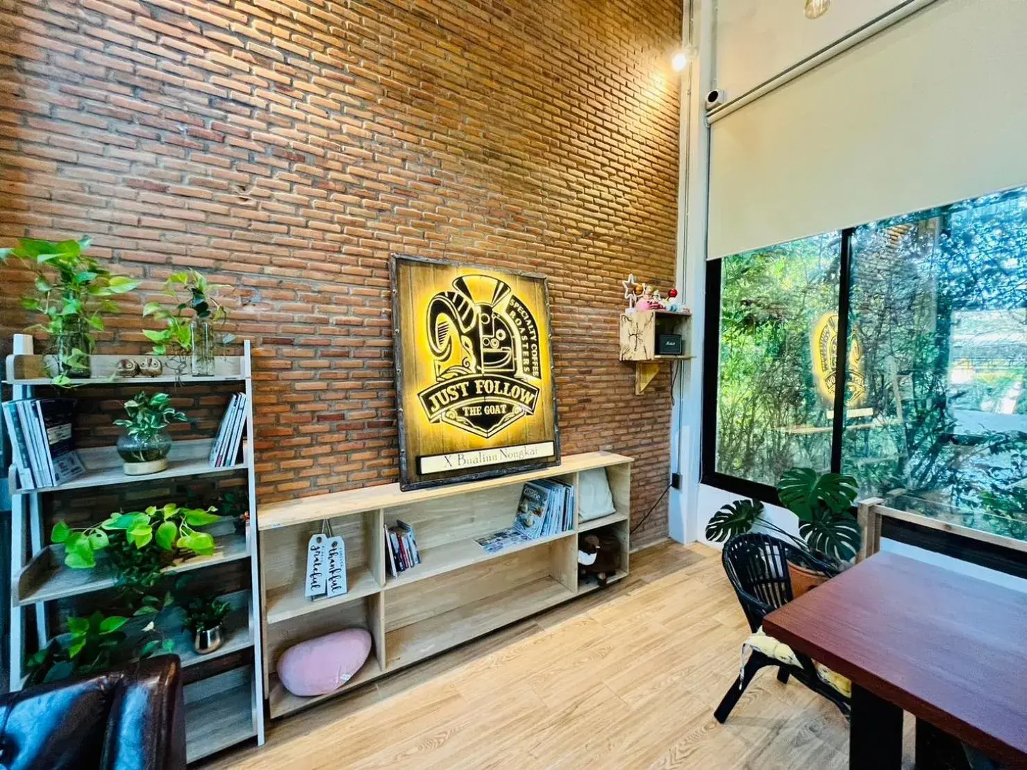 Restaurant/places to eat in Bualinn Resort Restaurant/places to eat in Bualinn Resort