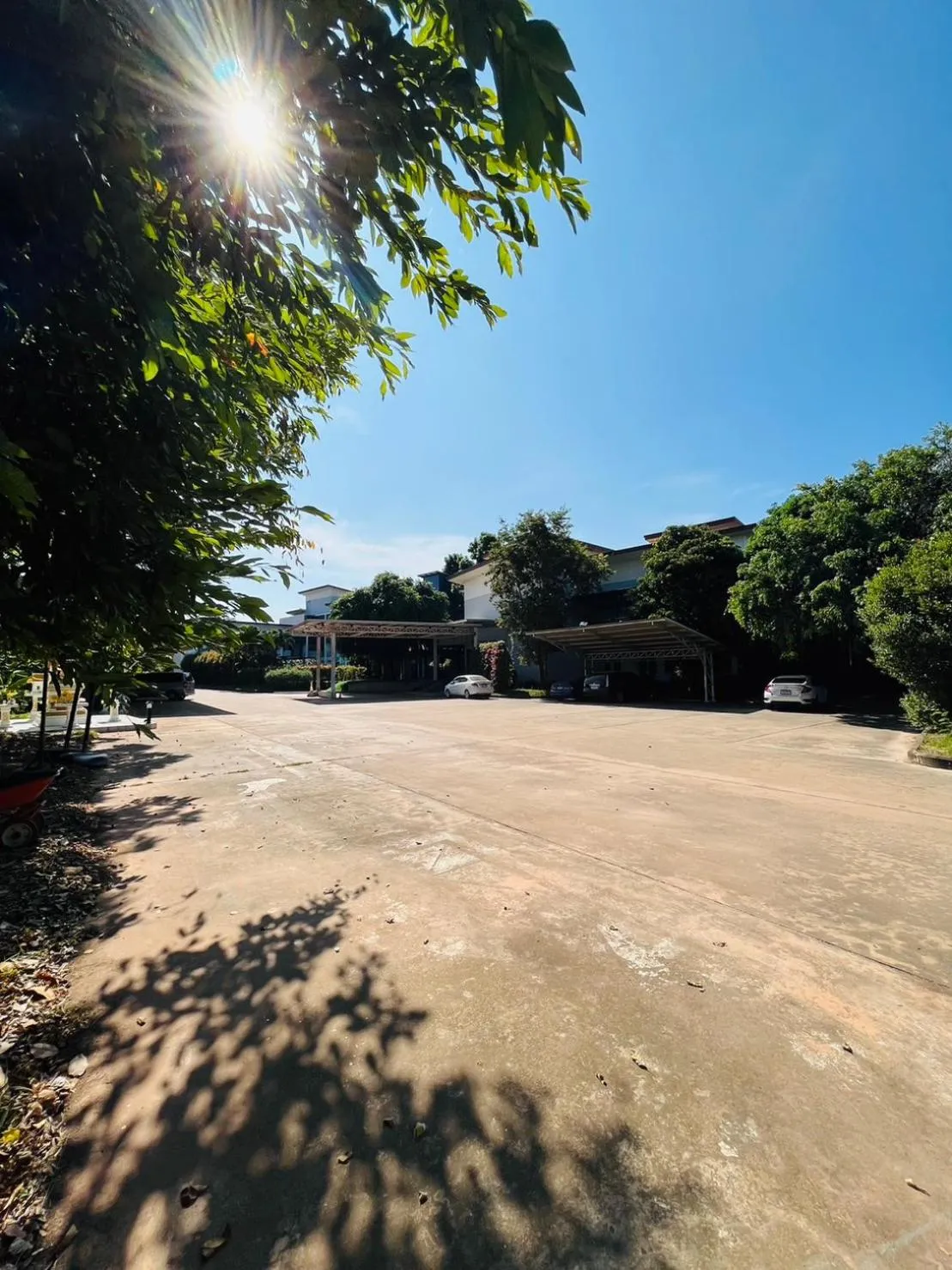 Parking in Bualinn Resort